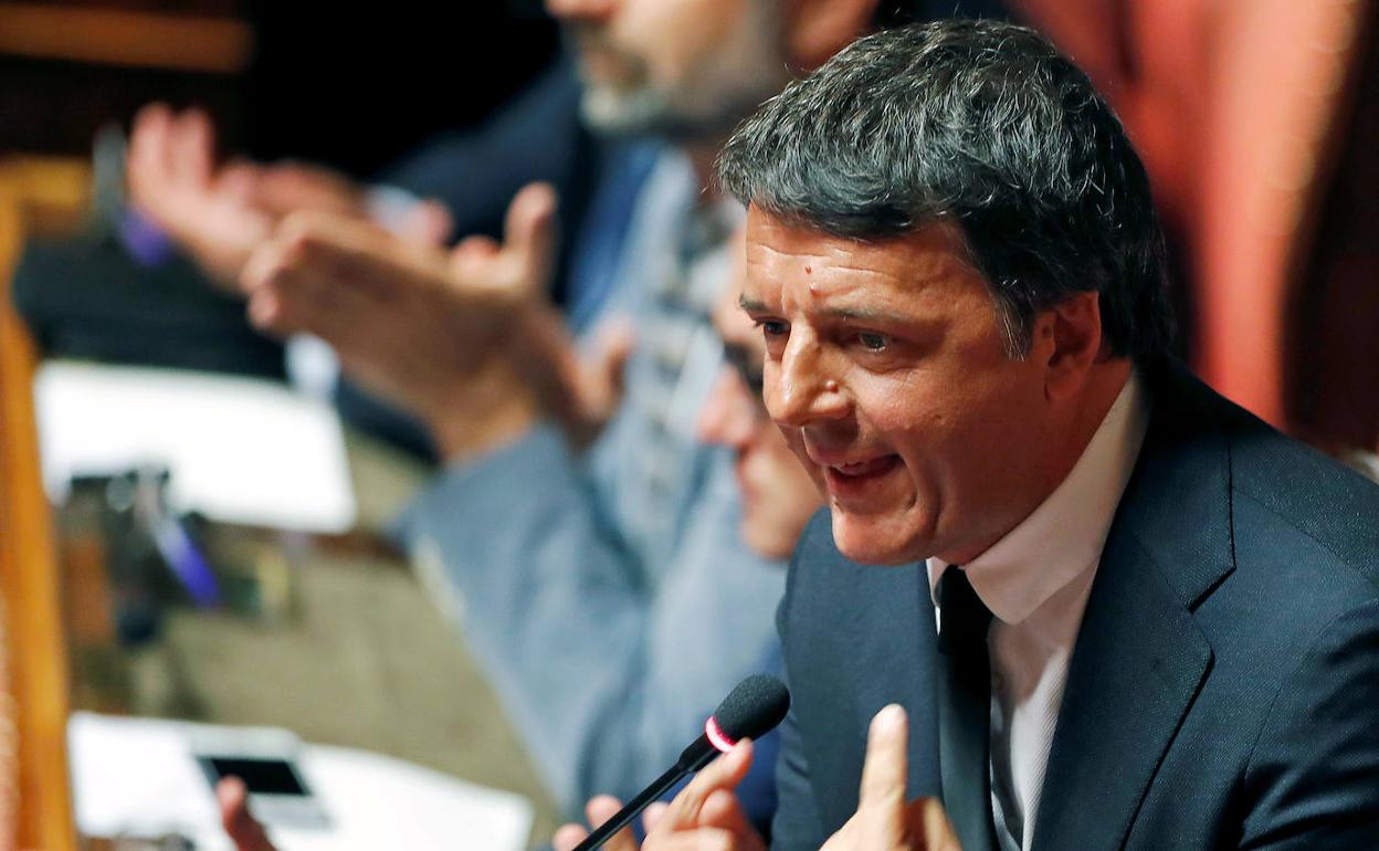 Mateo Renzi interveniene ante el Parlamento italiano.