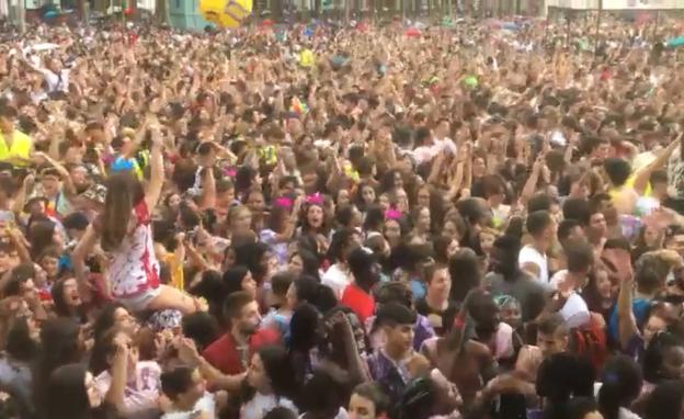 La plaza del Ayuntamiento canta 'Mi tierra es La Rioja, Logroño es mi pueblo'