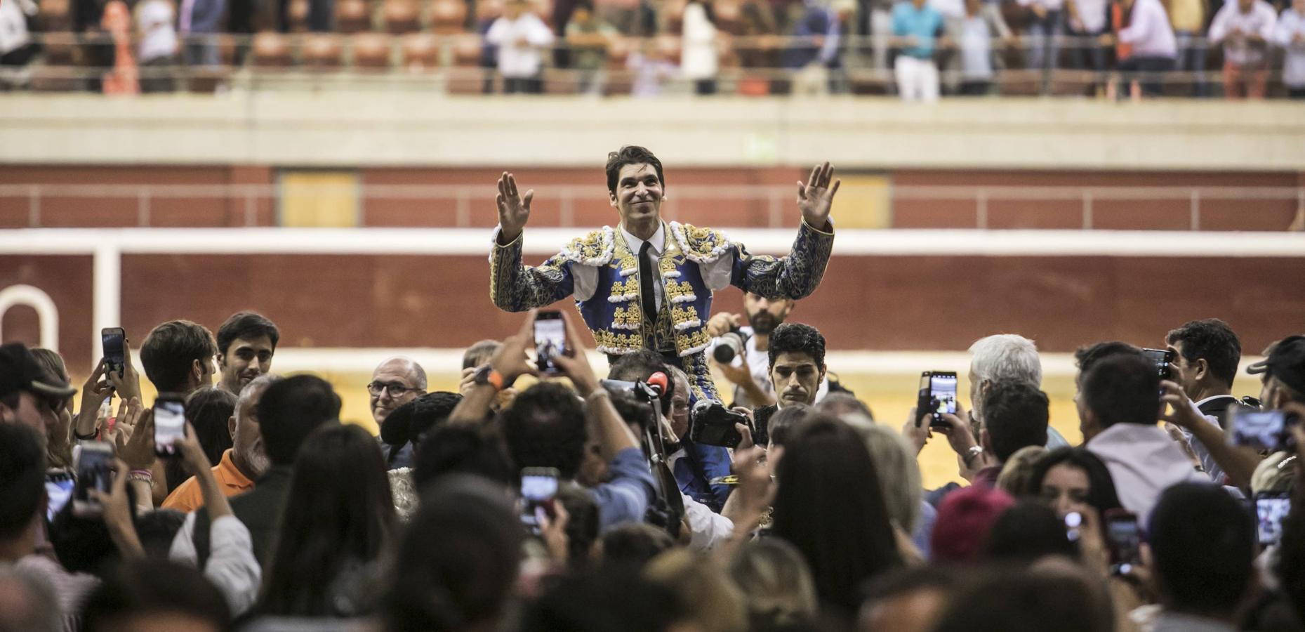 Fotos: Cayetano y Diego Urdiales triunfan en la primera de la feria matea