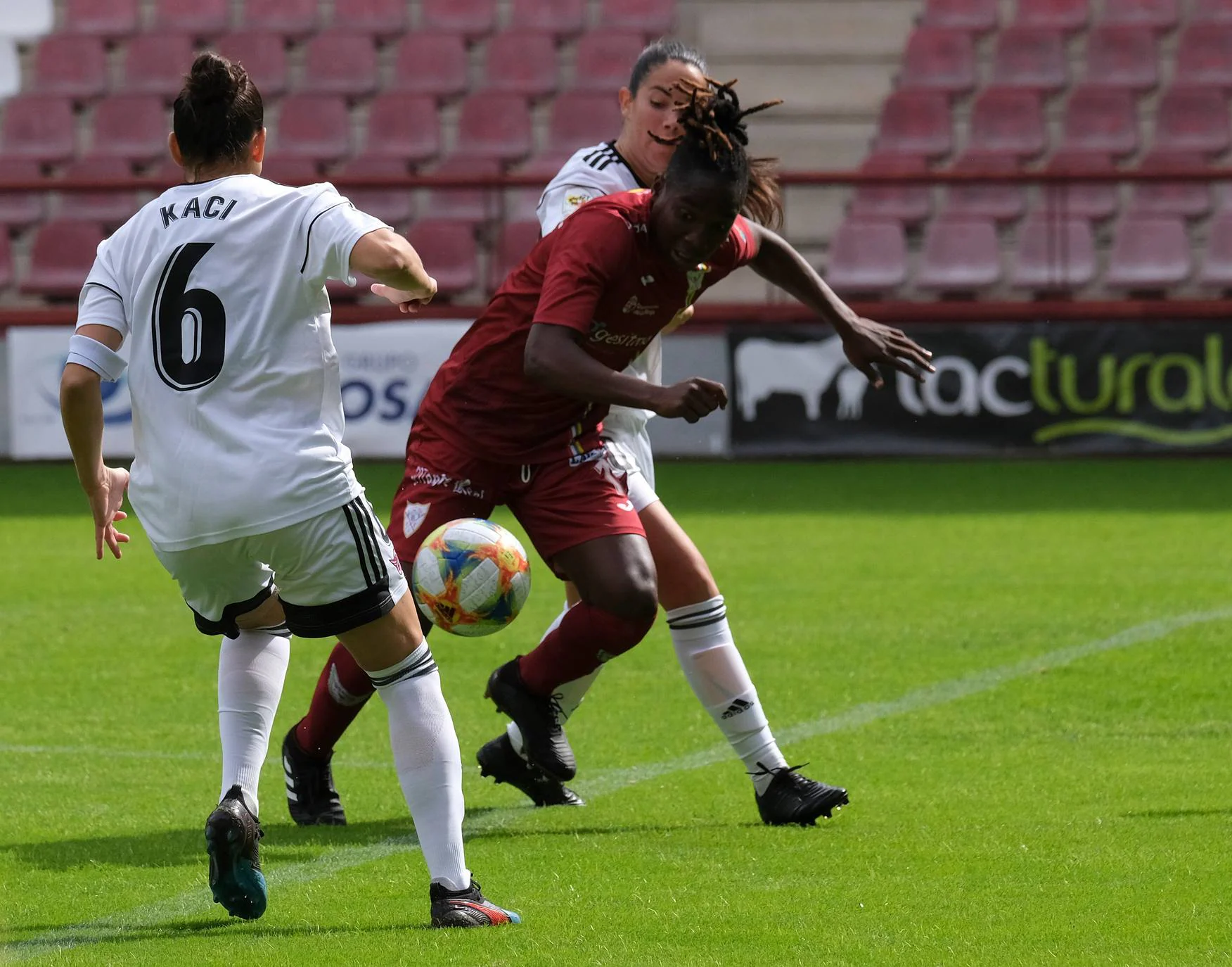 Chini celebra su gol. 