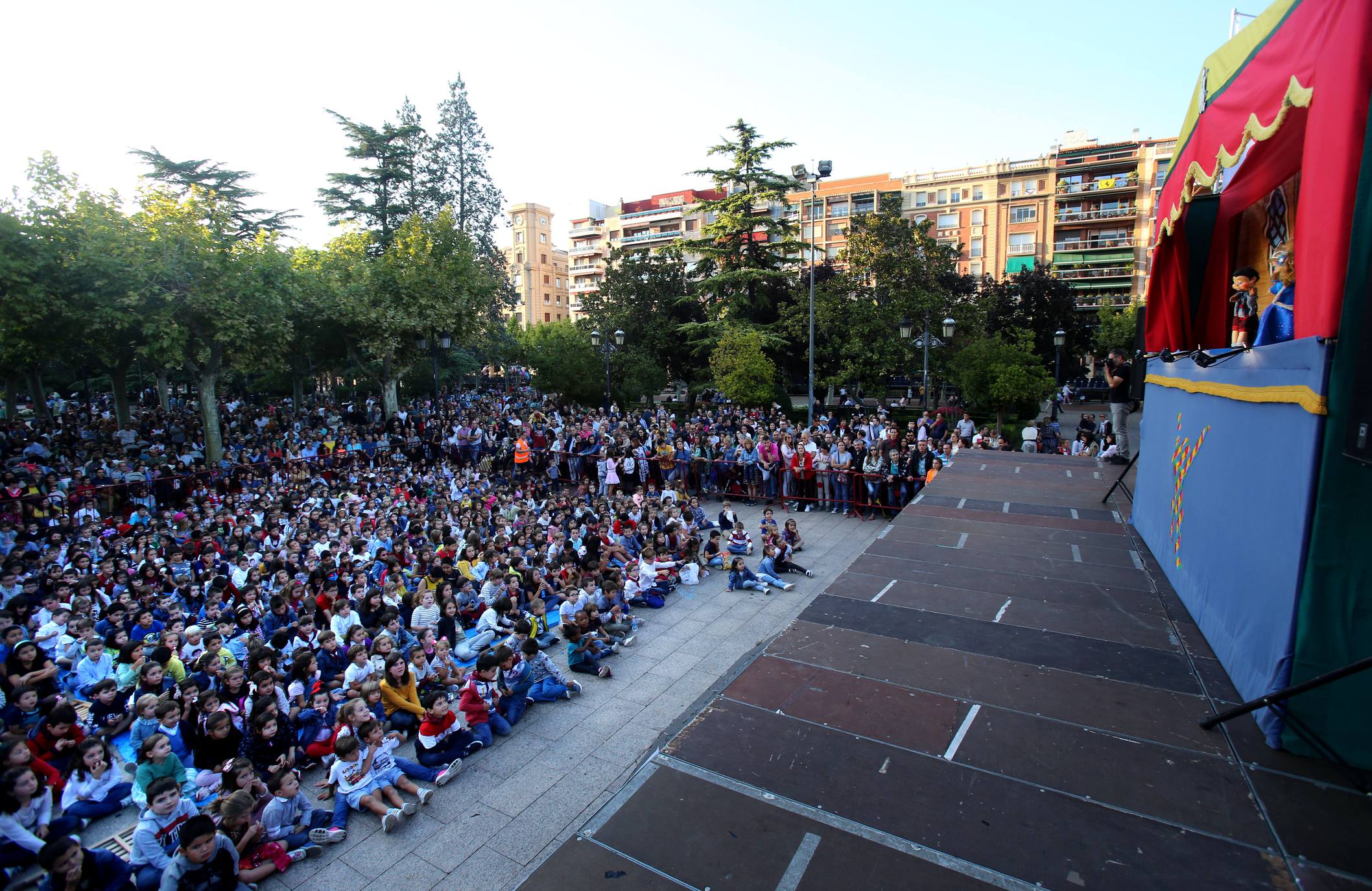 Fotos: Gorgorito entusiasma a los niños