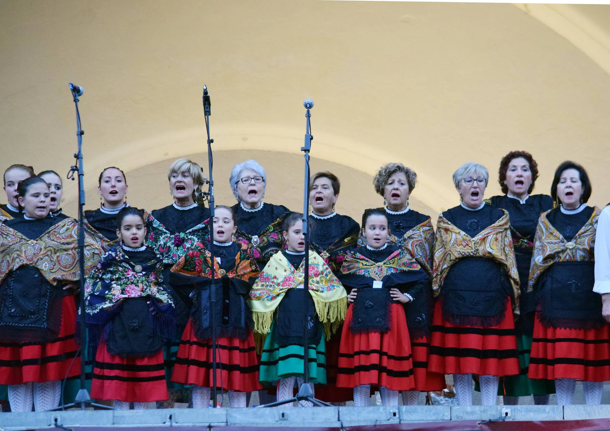 Festival del Jotas en El Espolón