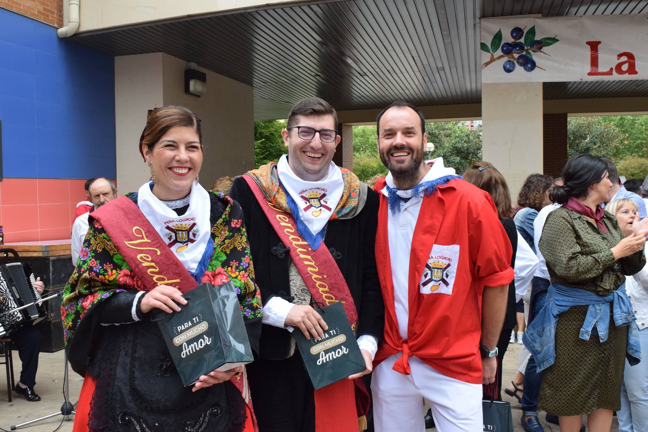 La Cocina Económica recibe las 'Llaves de Oro' de la Peña Logroño