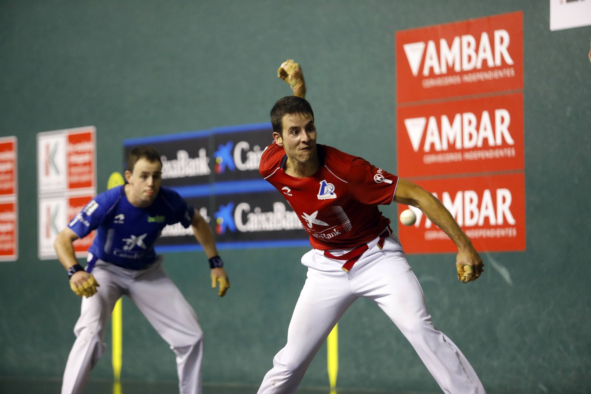 Victoria de Salaverri y Artola en la feria matea de pelota