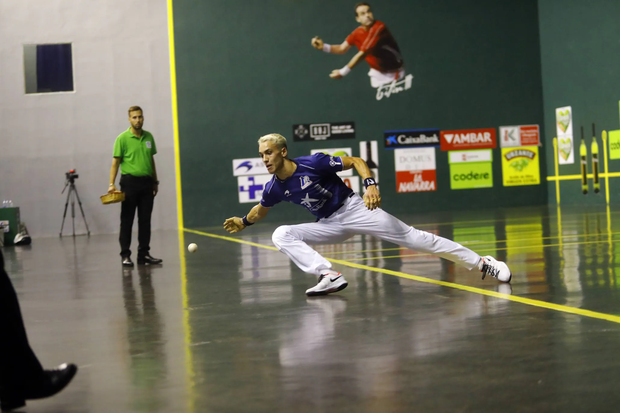 Victoria de Salaverri y Artola en la feria matea de pelota