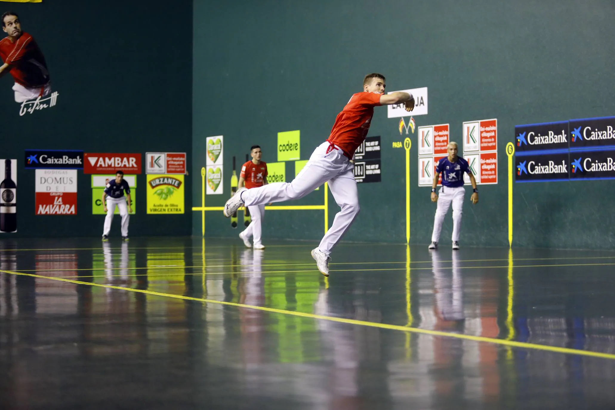 Victoria de Salaverri y Artola en la feria matea de pelota