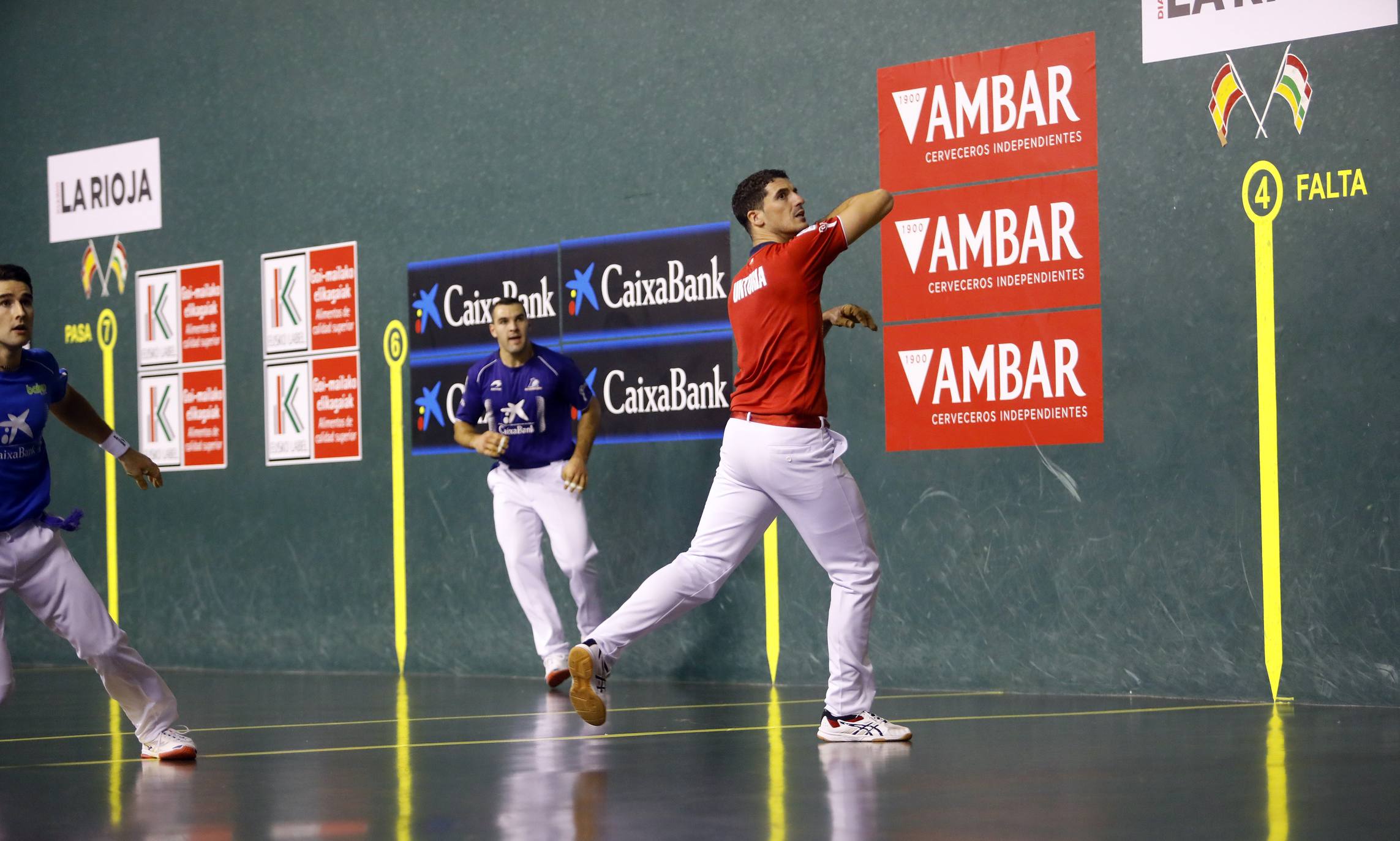 Victoria de Salaverri y Artola en la feria matea de pelota