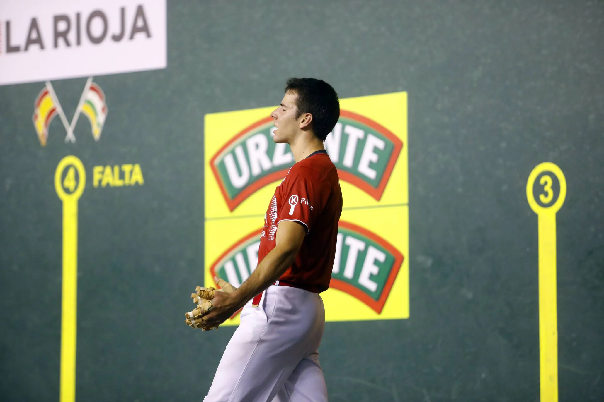 Victoria de Salaverri y Artola en la feria matea de pelota