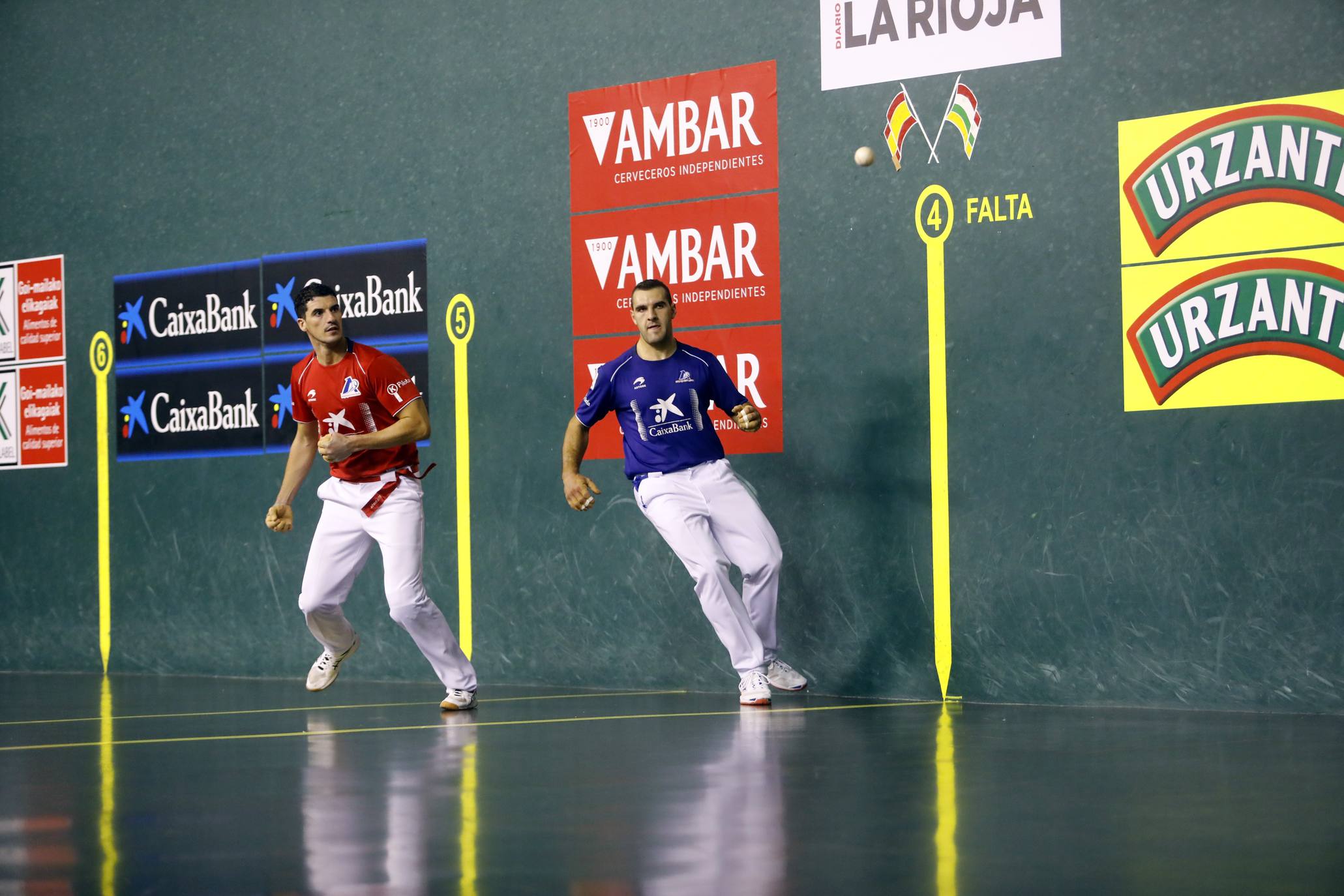 Victoria de Salaverri y Artola en la feria matea de pelota