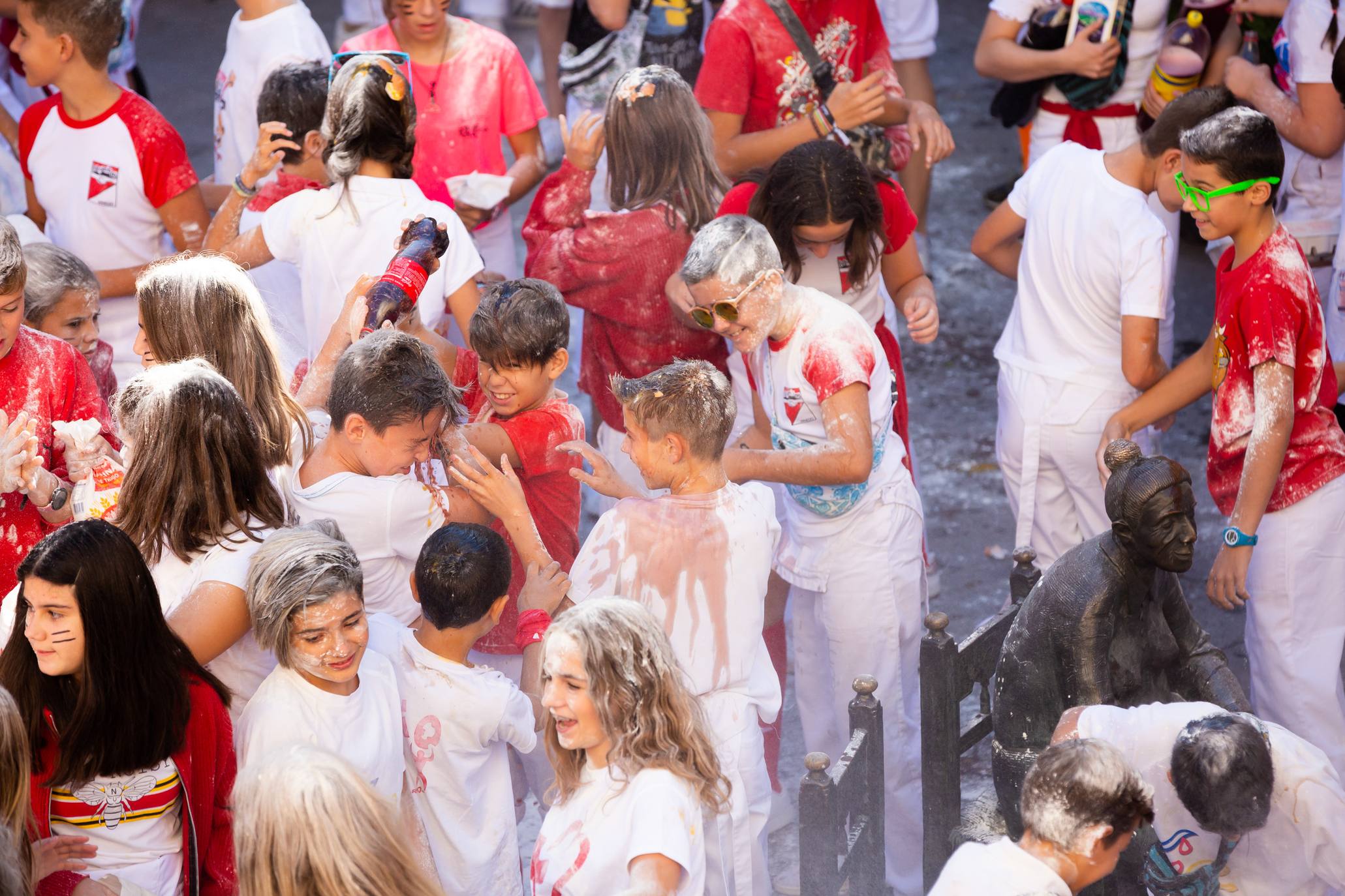 Arnedo dispara la bomba para dar comienzo a sus fiestas (I)