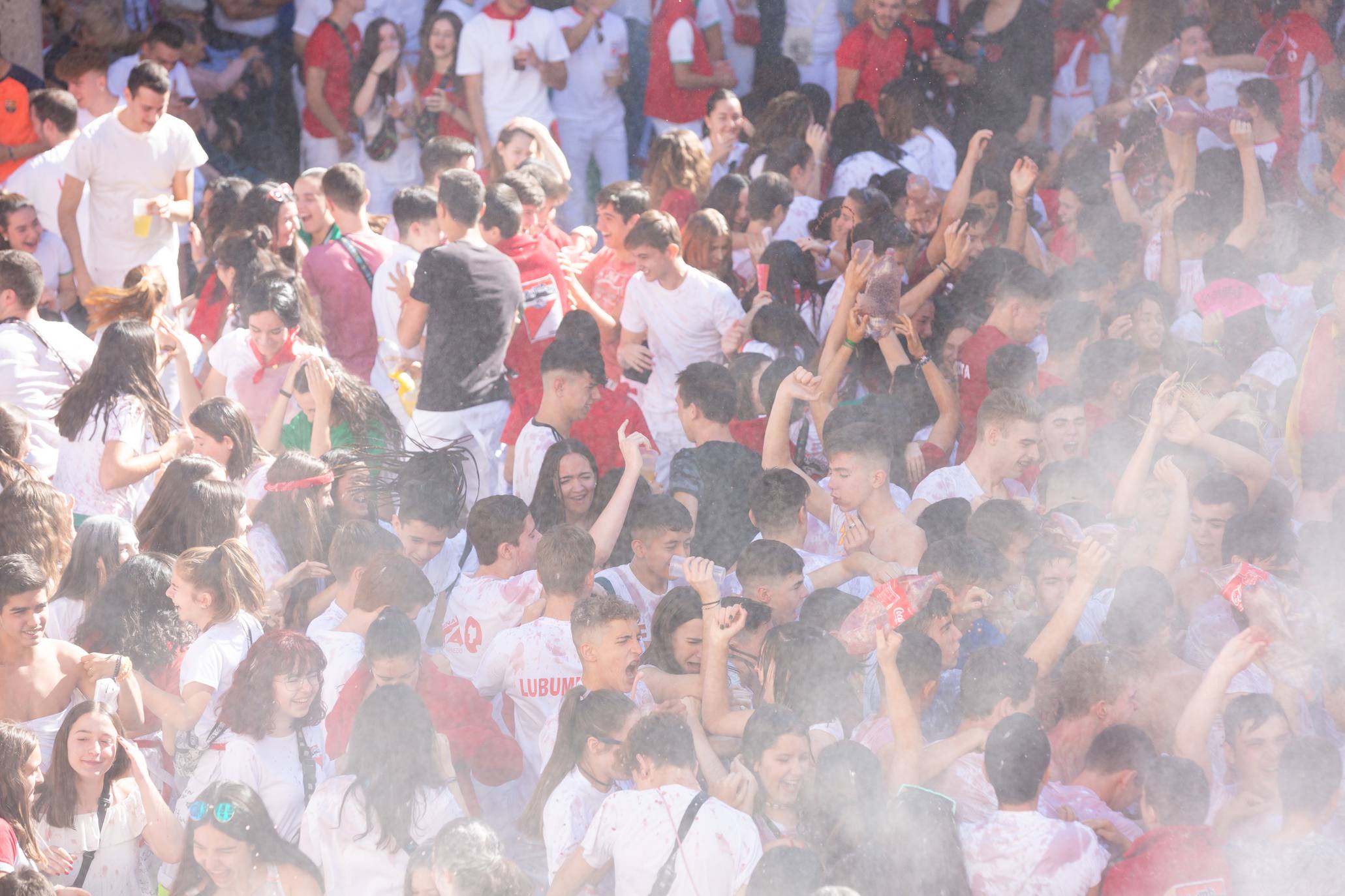 Arnedo dispara la bomba para dar comienzo a sus fiestas (I)