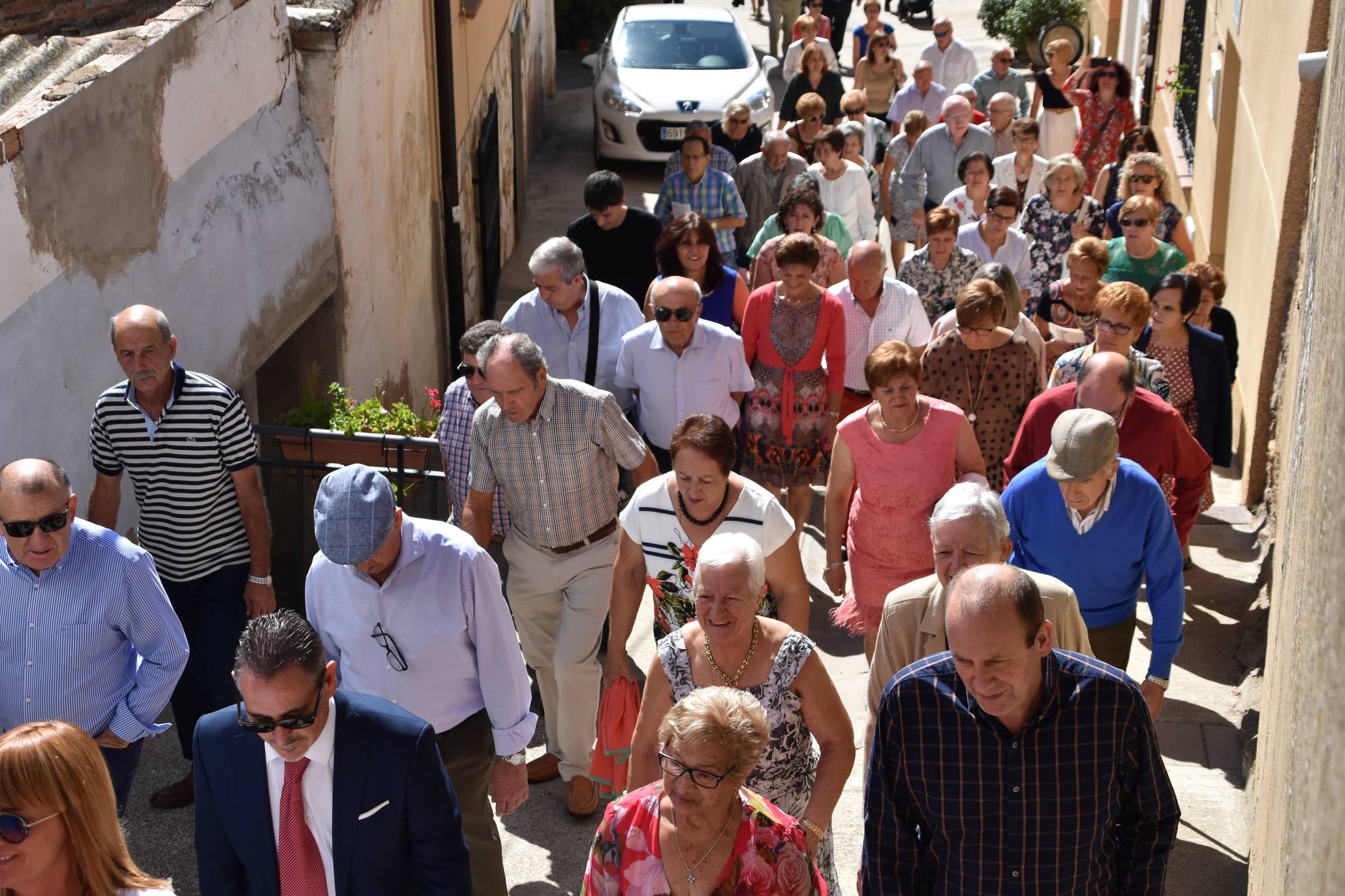 La procesión se ha llevado a cabo este viernes en La Villa de Ocón. 