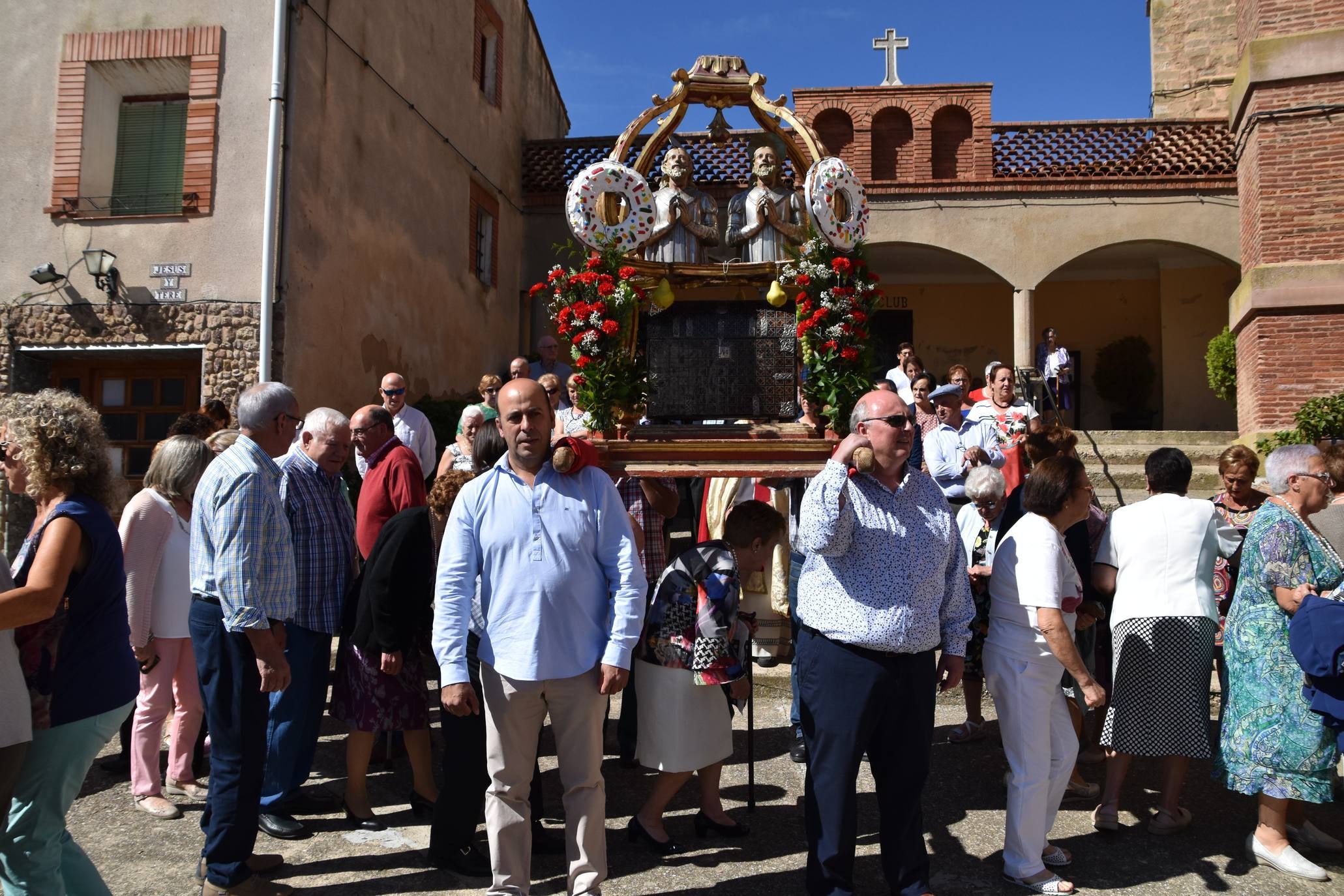 La procesión se ha llevado a cabo este viernes en La Villa de Ocón. 