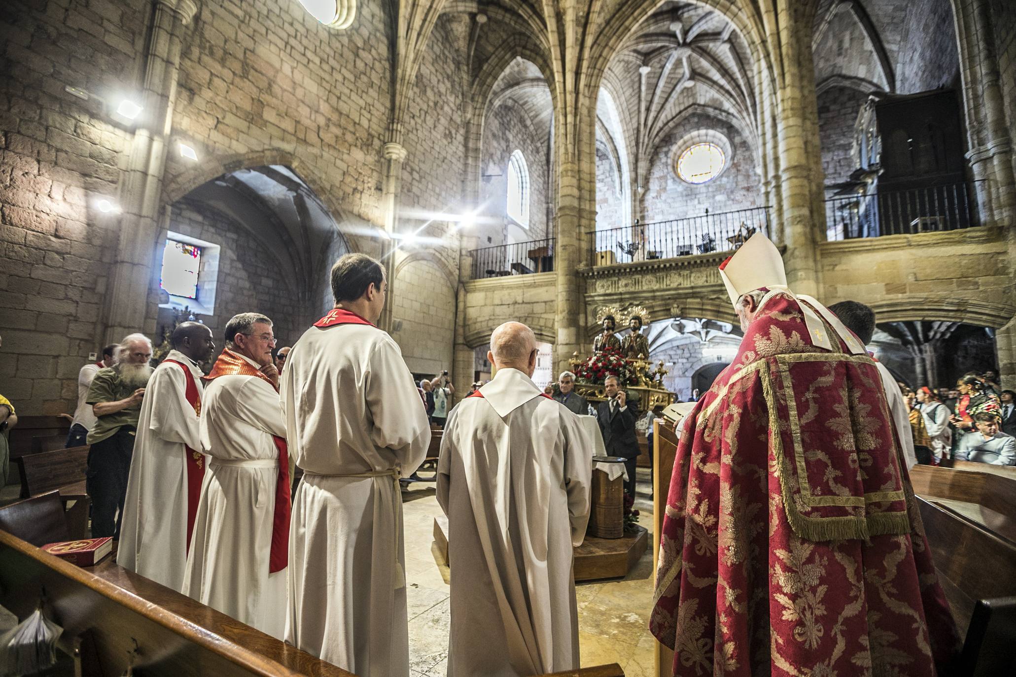 Arnedo disfruta con una nueva representación del robo de los santos en sus fiestas