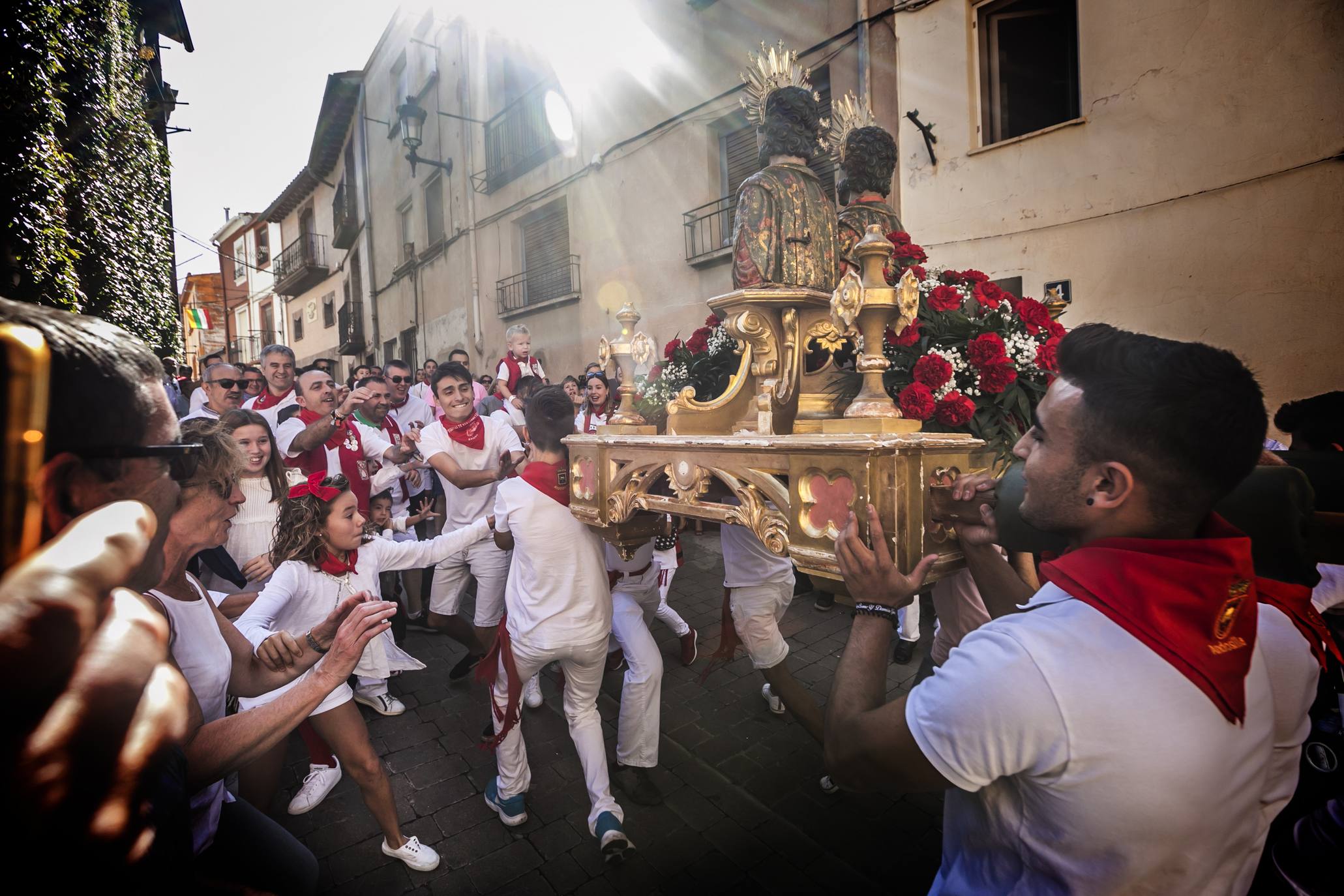 Arnedo disfruta con una nueva representación del robo de los santos en sus fiestas