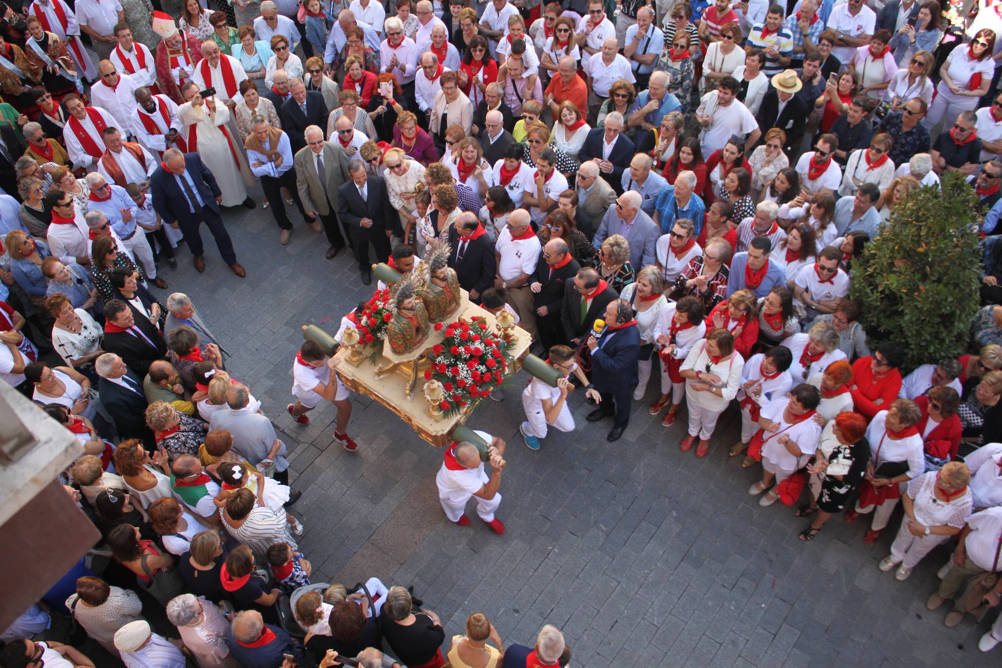 Arnedo disfruta con una nueva representación del robo de los santos en sus fiestas