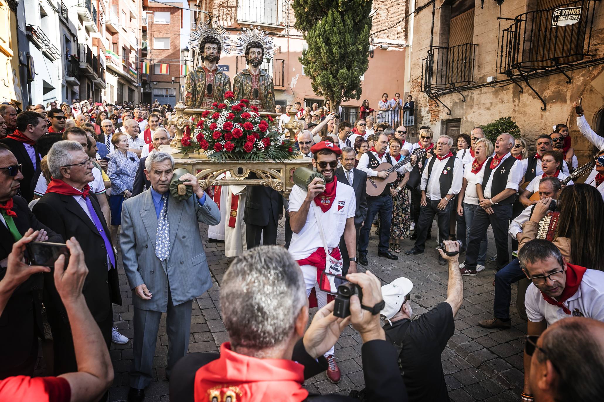 Arnedo disfruta con una nueva representación del robo de los santos en sus fiestas