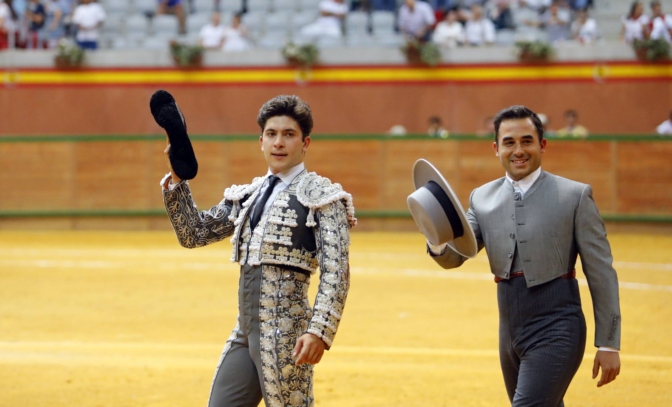 El novillero ha triunfado en la cuarta cita de la Feria del Zapato de Oro. 