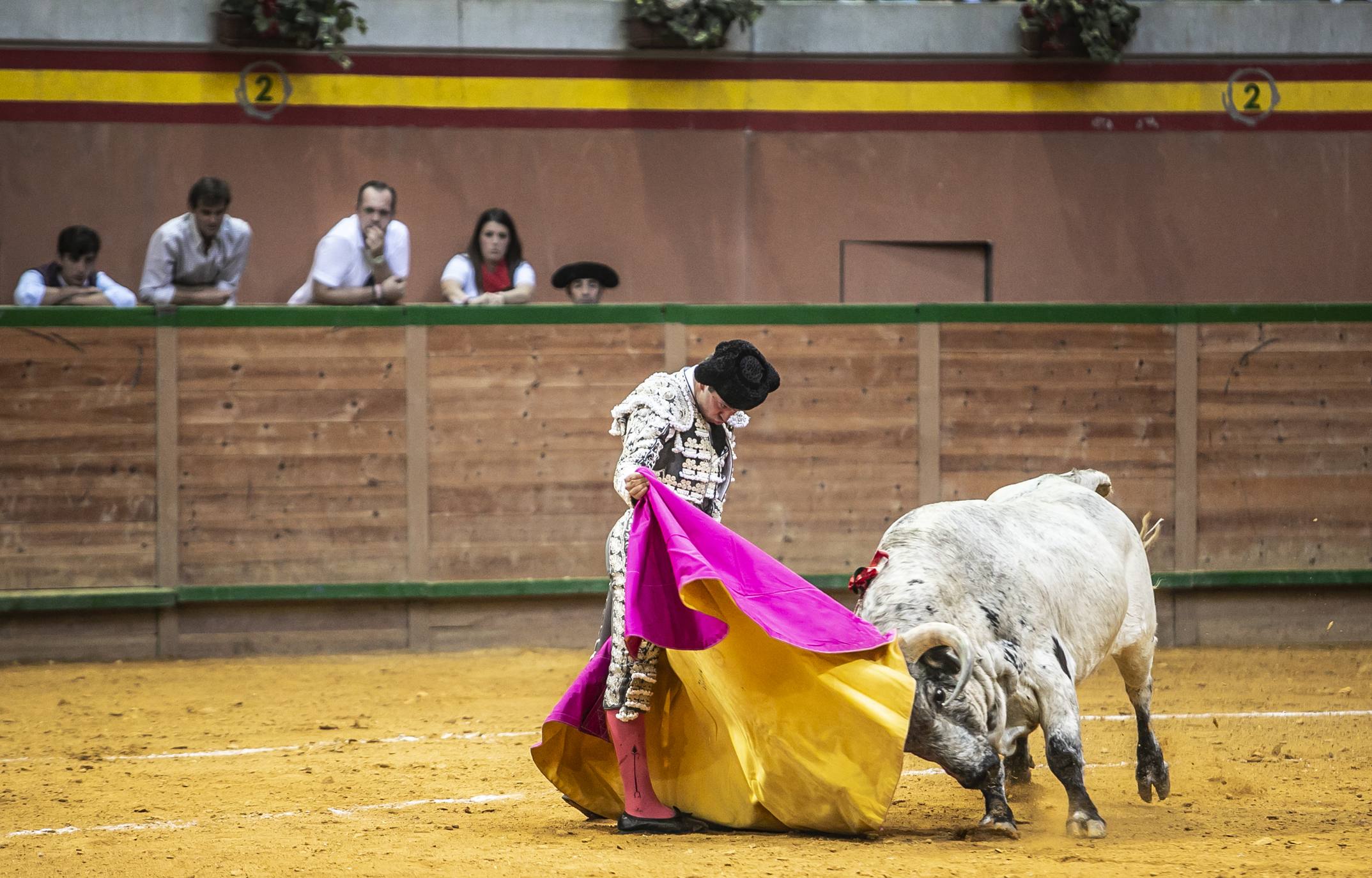 El novillero ha triunfado en la cuarta cita de la Feria del Zapato de Oro. 