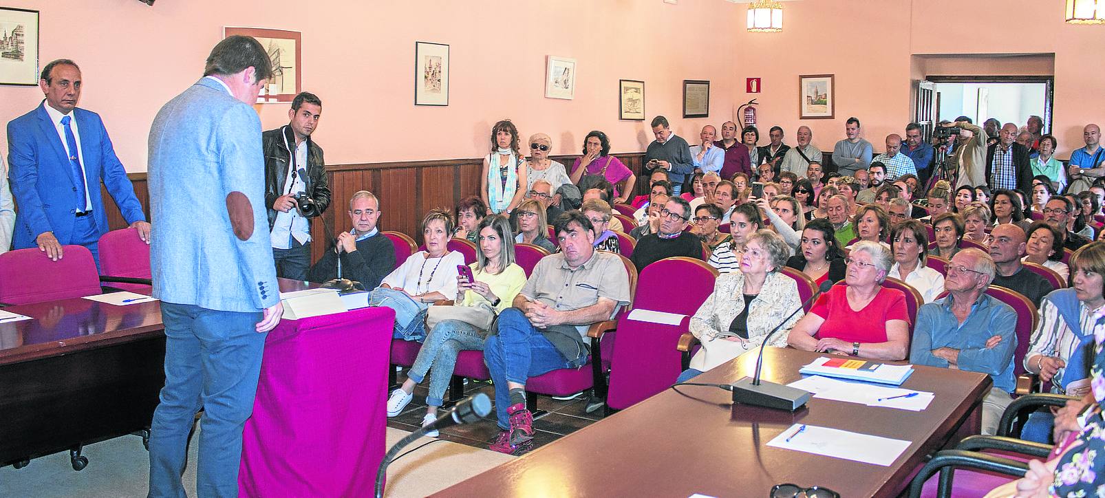 Javier Ruiz jura la Constitución en el pleno de investidura del pasado 15 de junio.