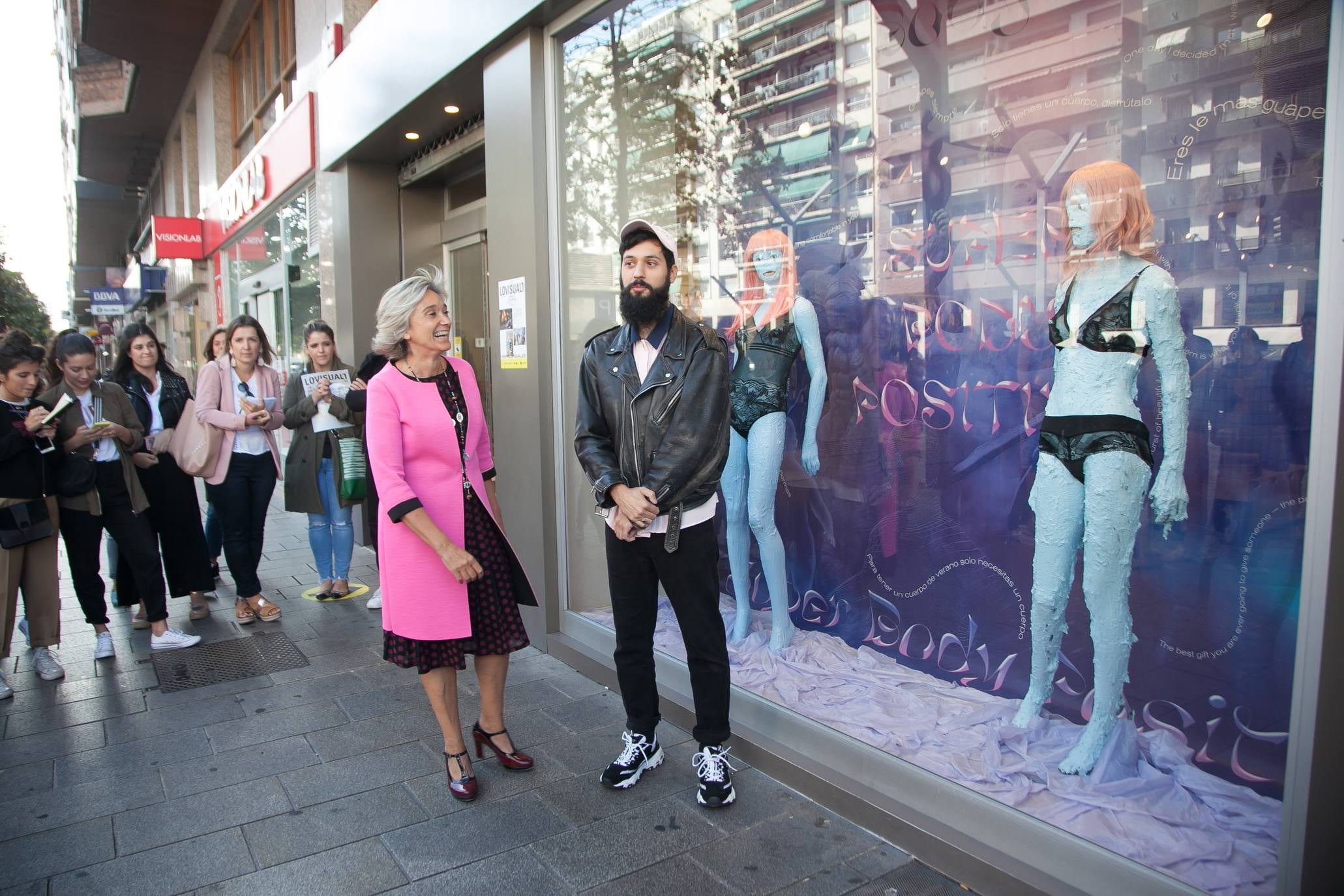 Lovisual se instala en 22 escaparates de Logroño