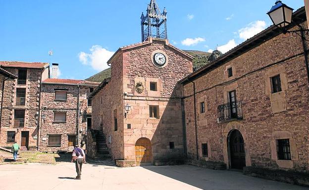 Plaza de Viniegra de Arriba.