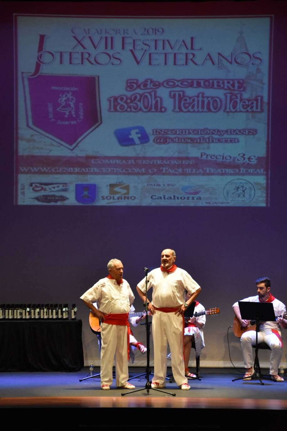 Los joteros veteranos cantan en el festival de Calahorra