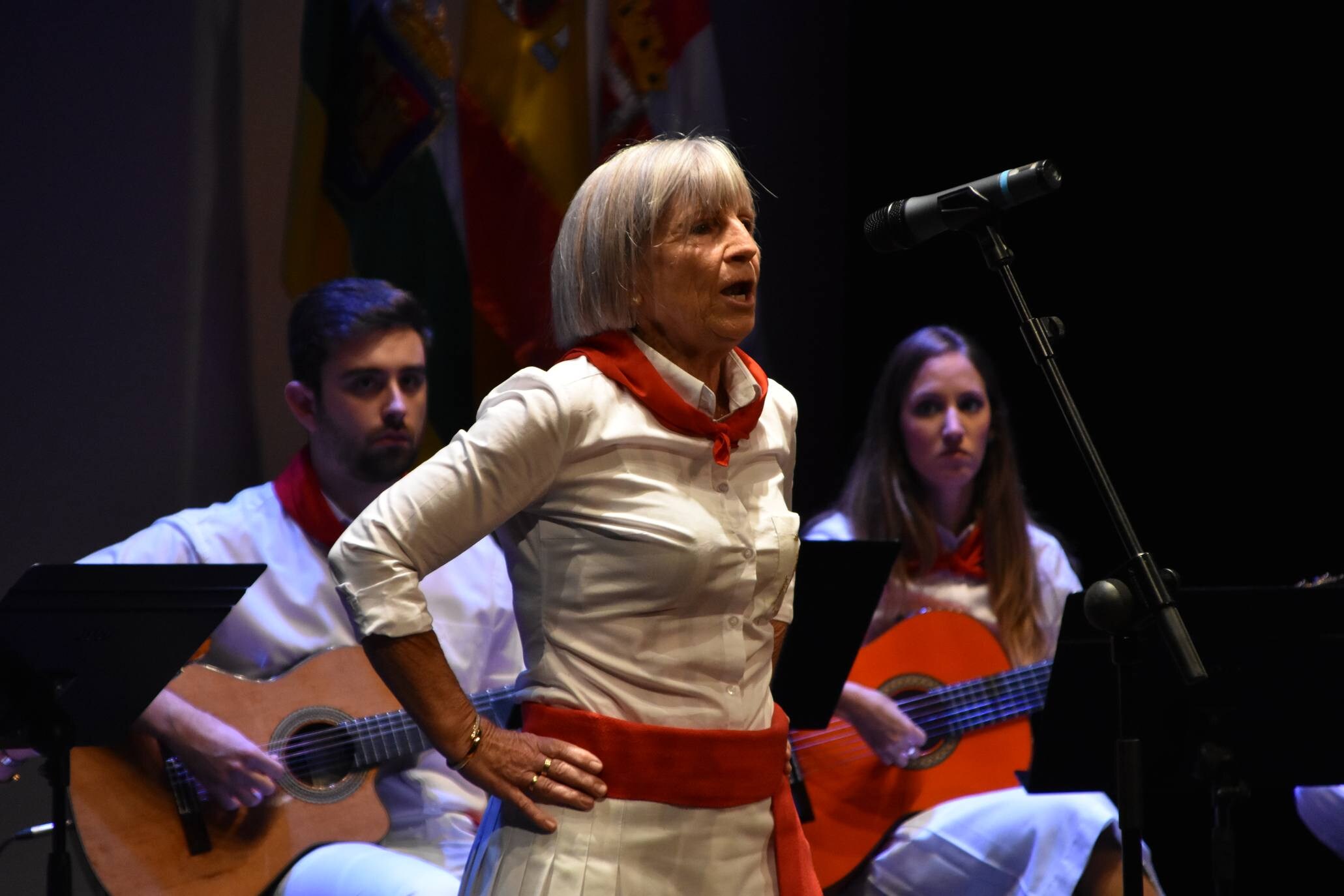 Los joteros veteranos cantan en el festival de Calahorra