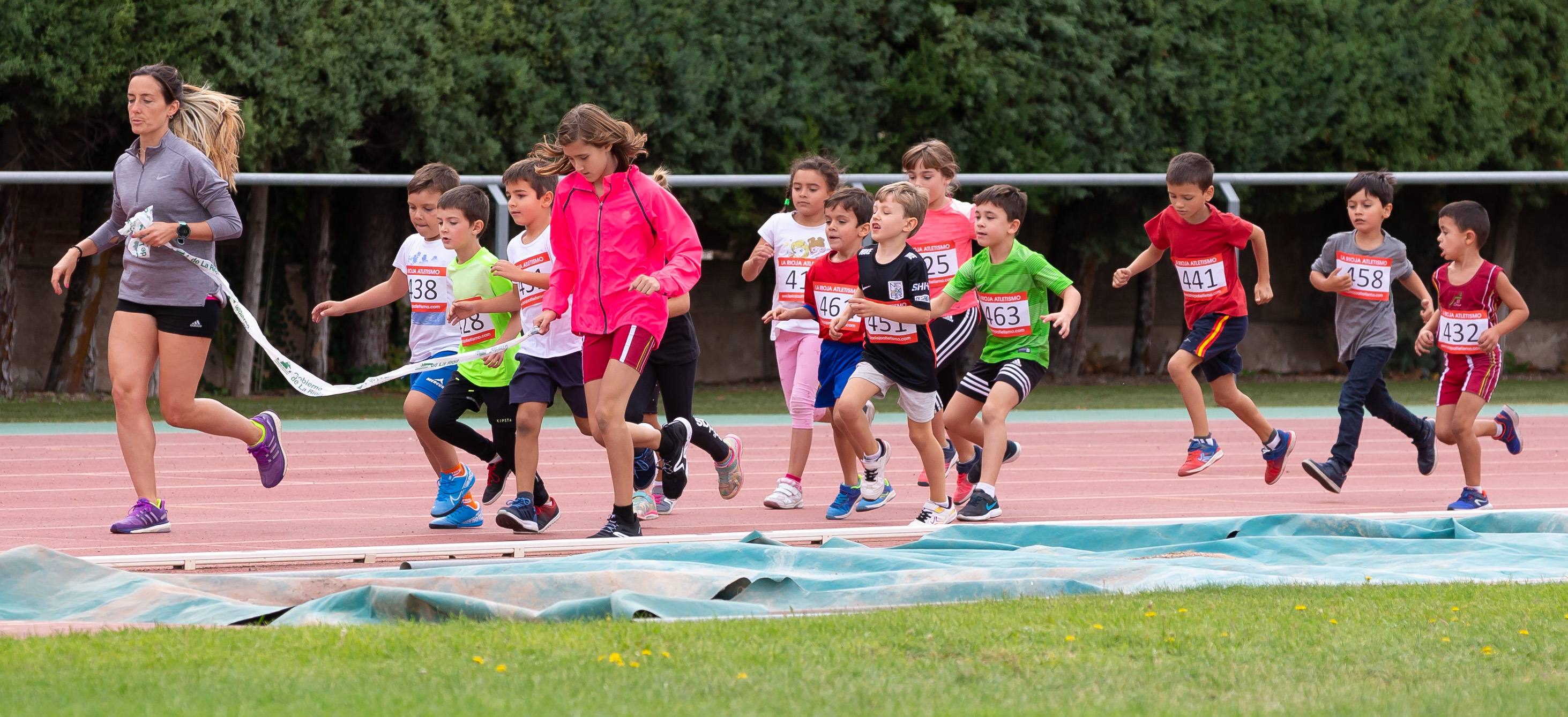 El 1.000 Popular en el Adarraga, la fiesta del atletismo 