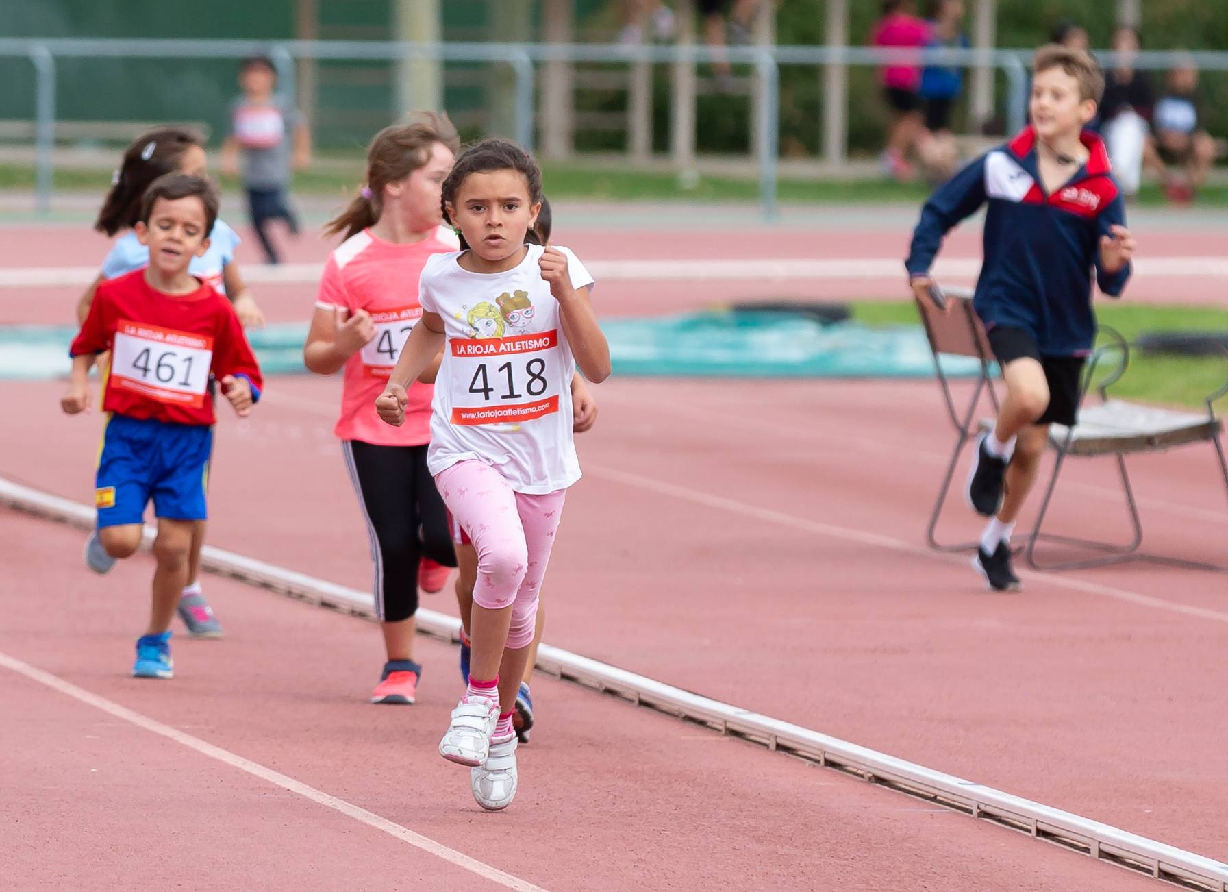 El 1.000 Popular en el Adarraga, la fiesta del atletismo 