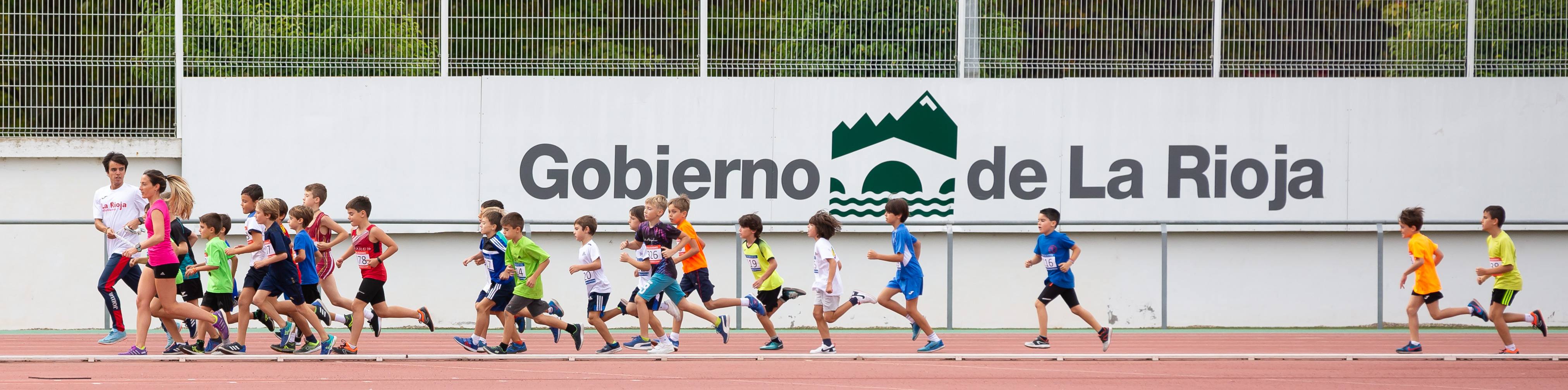 El 1.000 Popular en el Adarraga, la fiesta del atletismo 