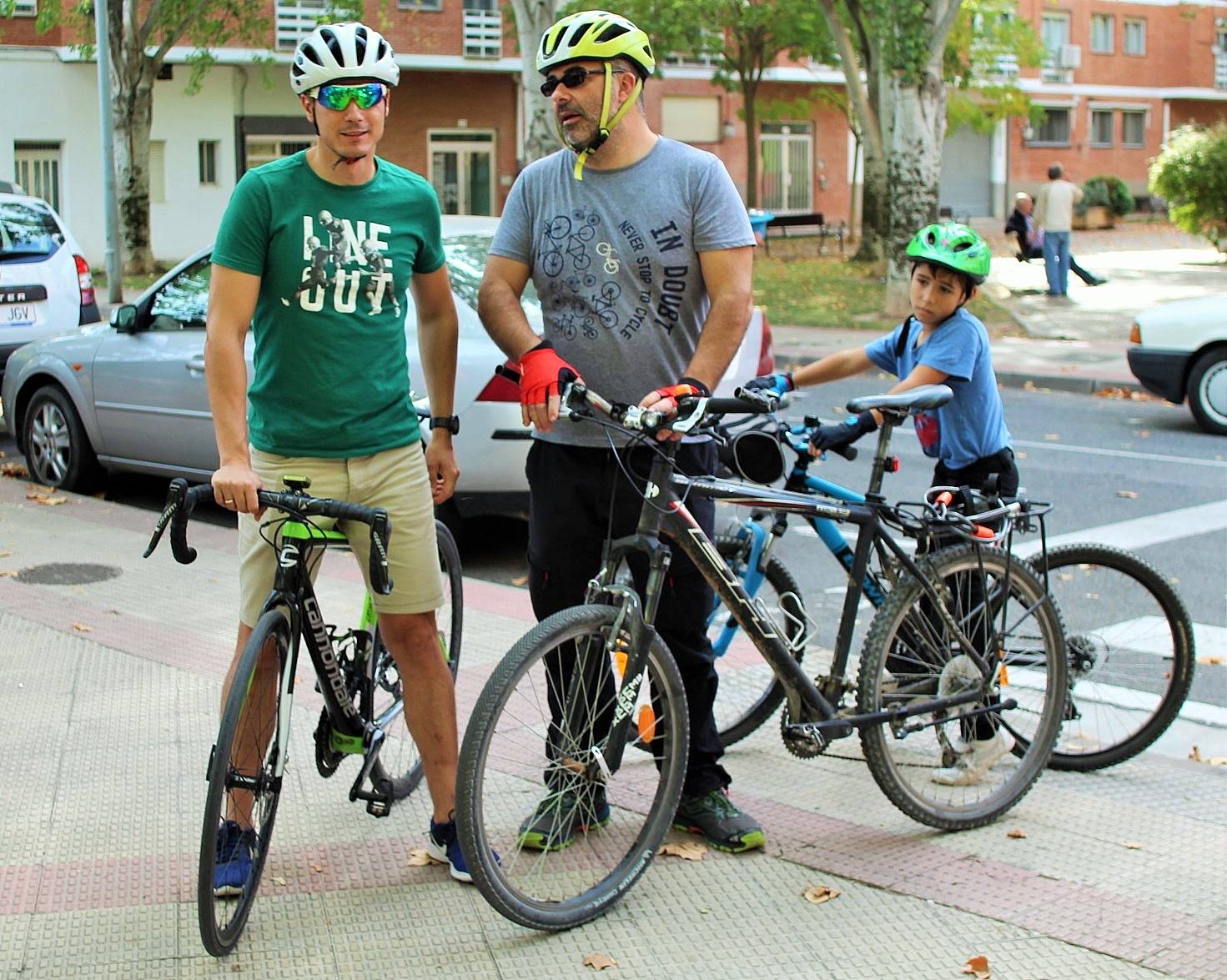 Reunió a vecinos y seguidores de la ciclista en la cita dominical de las fiestas del barrio logroñés Varea