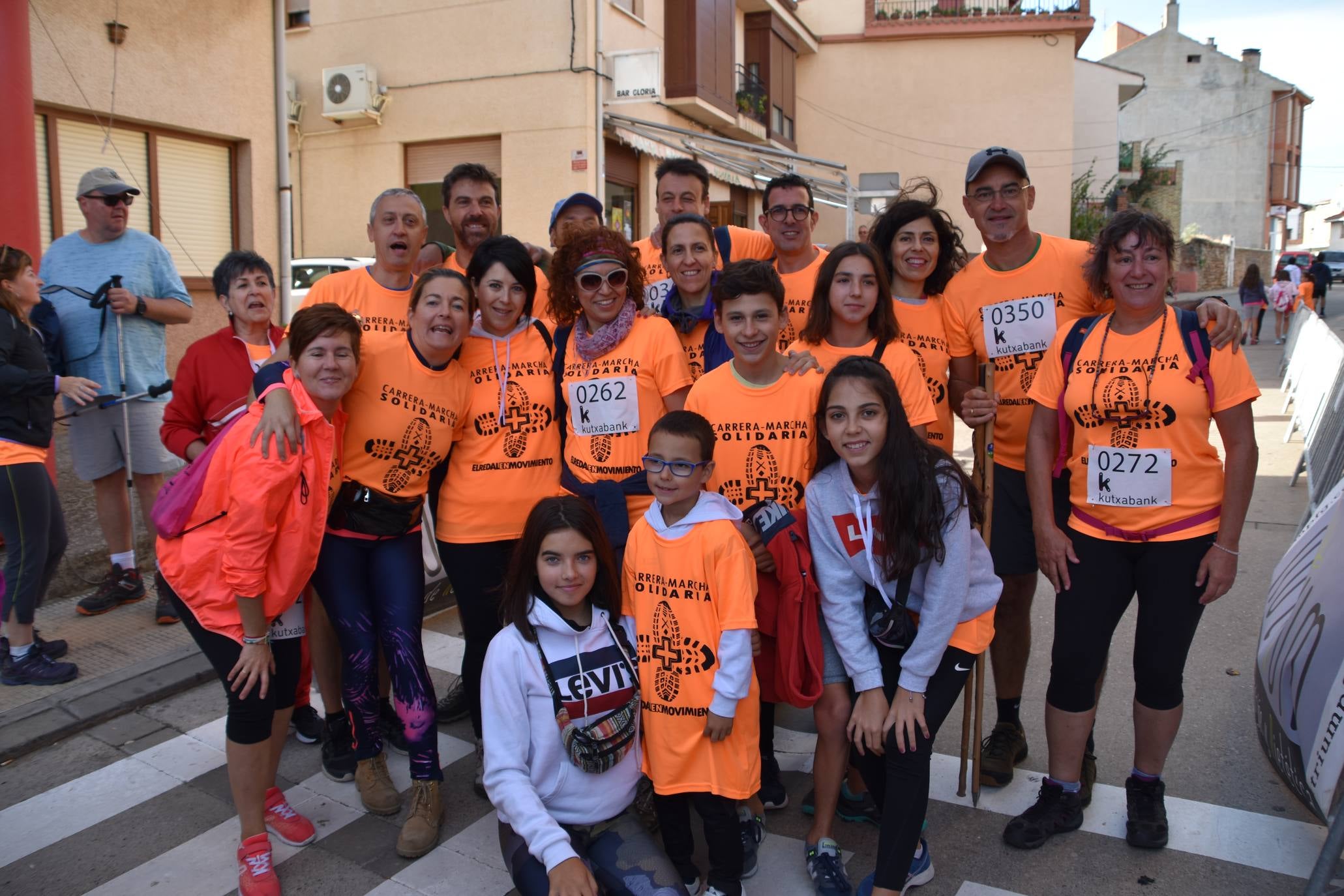 En total 821 hubo participantes entre las tres de los cuales la mayor parte, 658 personas, participaron en la marcha de 11.5 kilómetros por un circuito rural