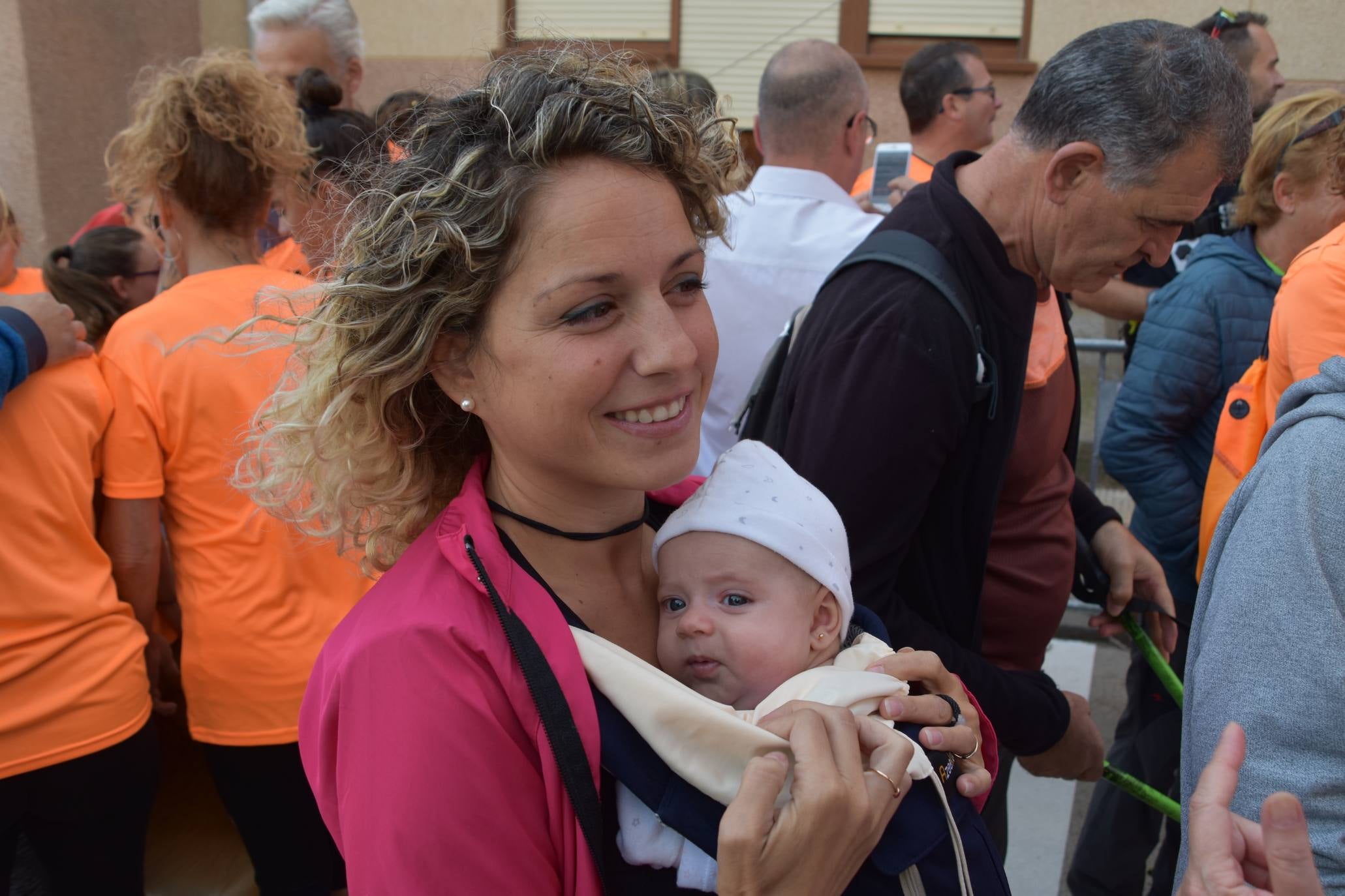 En total 821 hubo participantes entre las tres de los cuales la mayor parte, 658 personas, participaron en la marcha de 11.5 kilómetros por un circuito rural