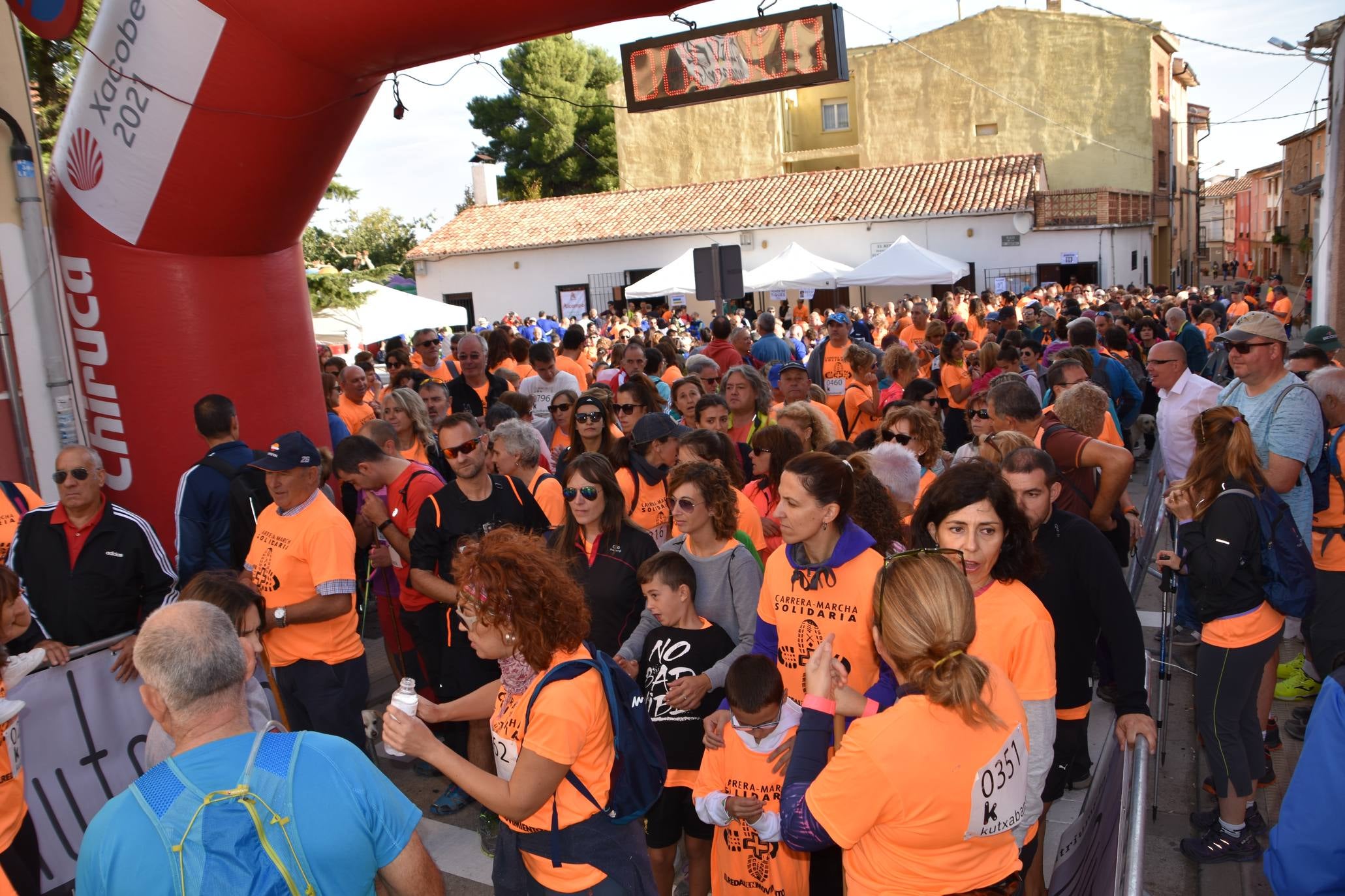 En total 821 hubo participantes entre las tres de los cuales la mayor parte, 658 personas, participaron en la marcha de 11.5 kilómetros por un circuito rural