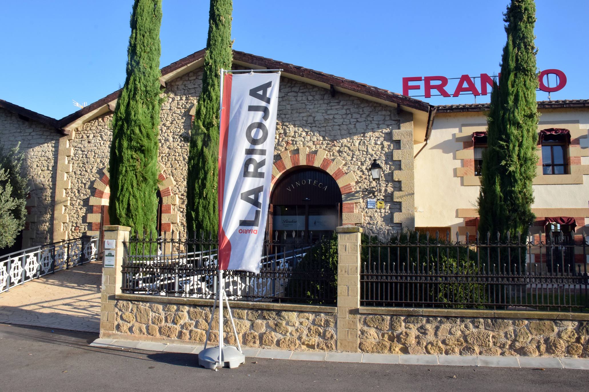 El CEO de la consultora de estrategia corporativa Innsai, Jesús Navarro, ha explicado en Logroño las tendencias innovadoras de futuro en la agricultura, dentro de la Jornada Bankia Forward que ha organizado Diario LA RIOJA en Bodegas Franco-Españolas.