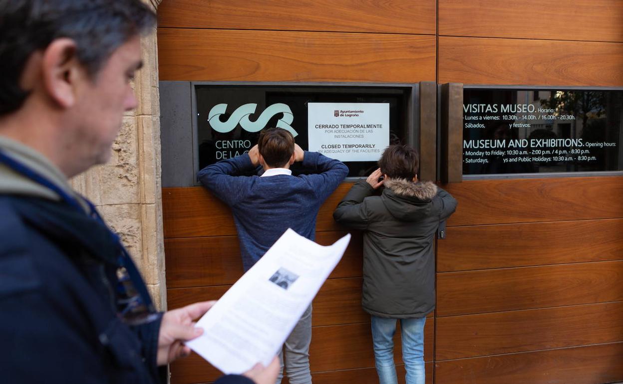 El CCR sigue estando ahí... cerrado y viendo pasar el tiempo. 