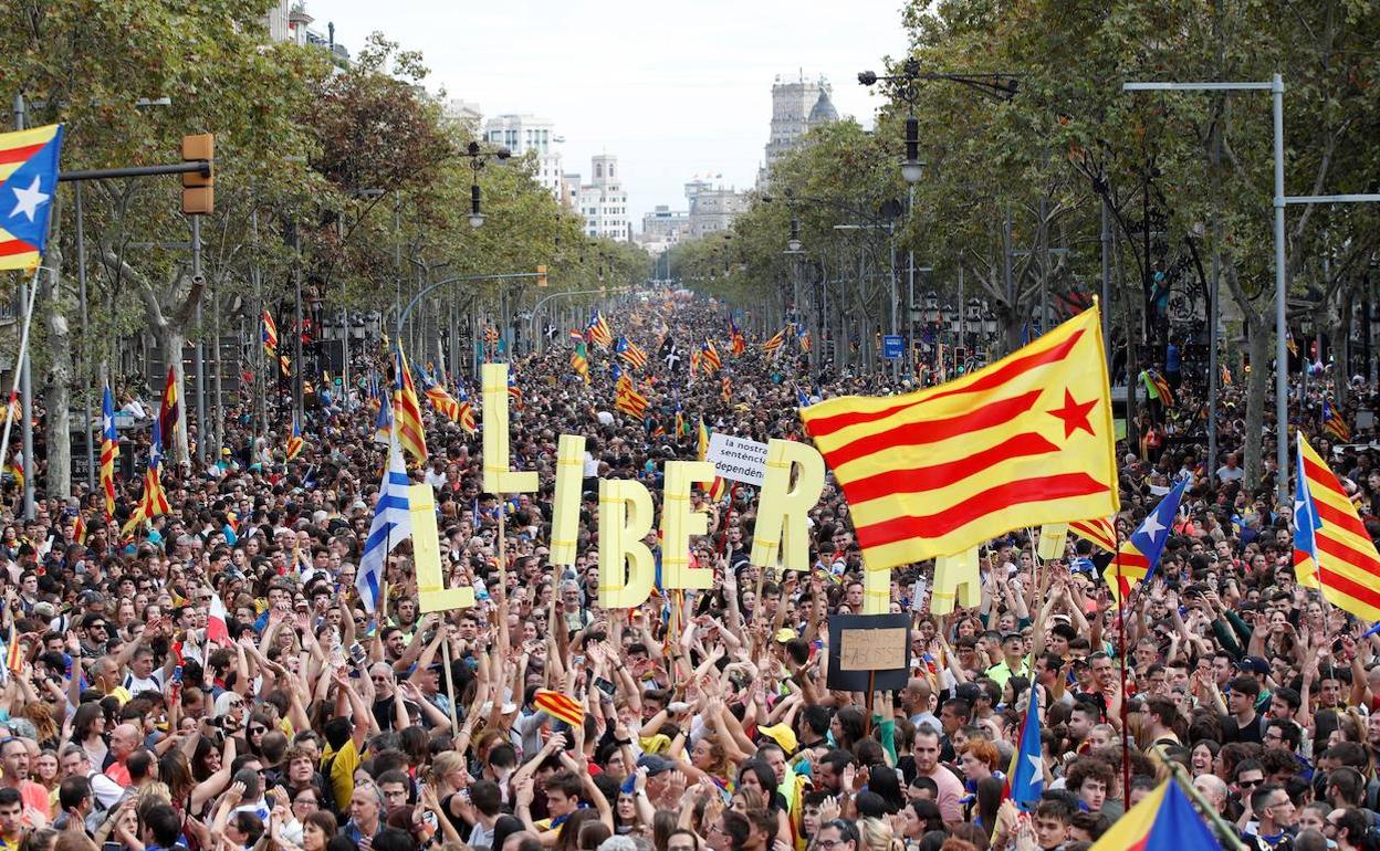 Los ciudadanos llenaron las calles de Barcelona.