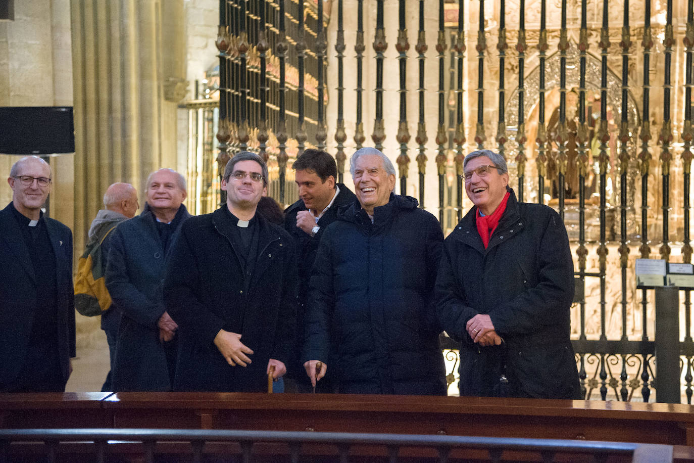 Vargas Llosa ha visitado la Catedral de El Salvador en Santo Domingo de La Calzada