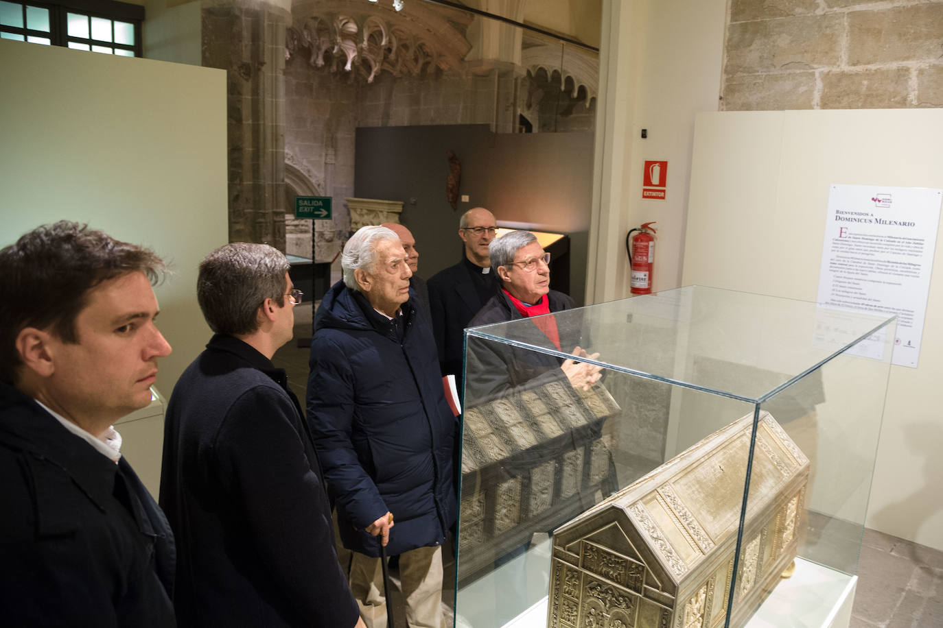 Vargas Llosa ha visitado la Catedral de El Salvador en Santo Domingo de La Calzada