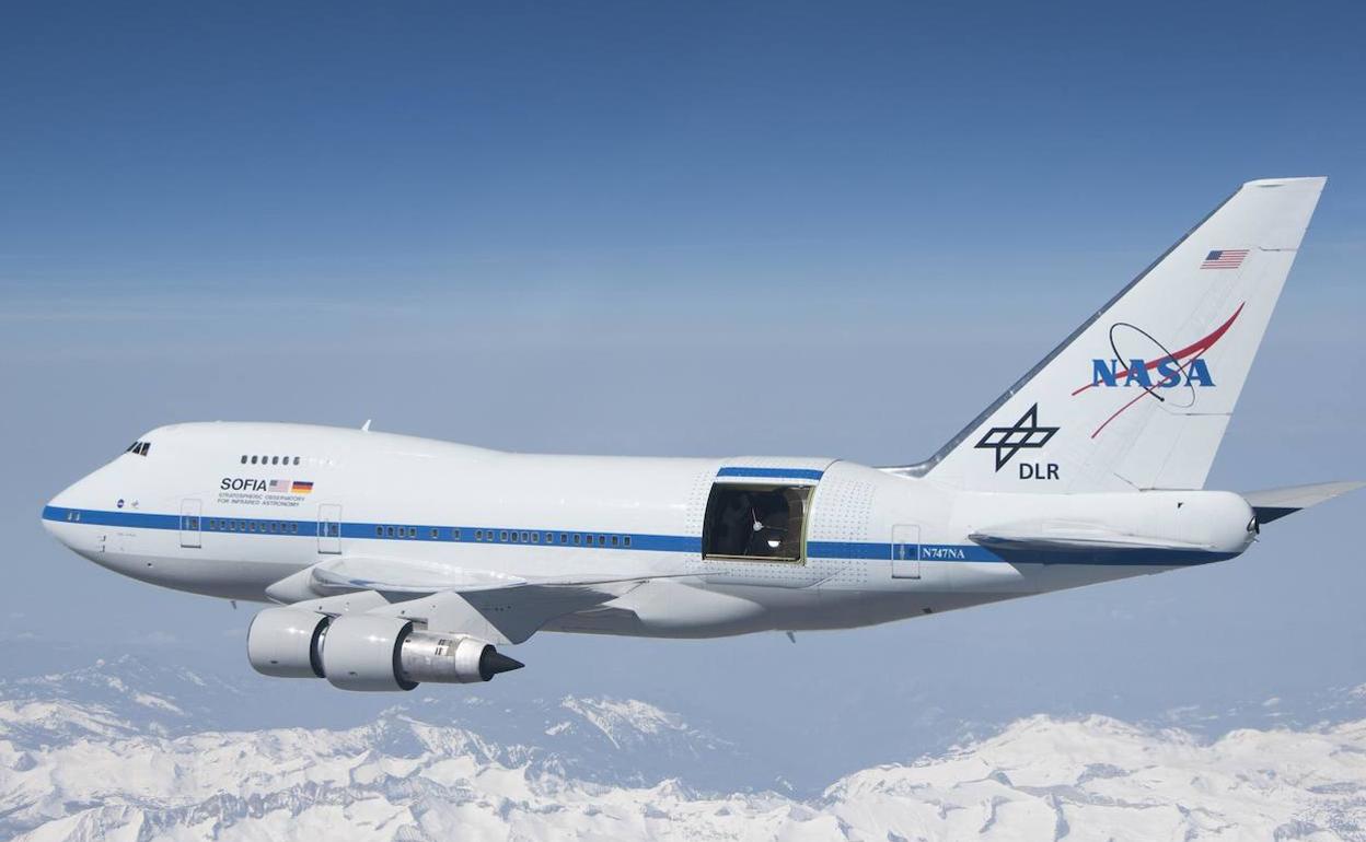 Observatorio estratosférico Sofia de la NASA, instalado en un Boeing 747 SP.