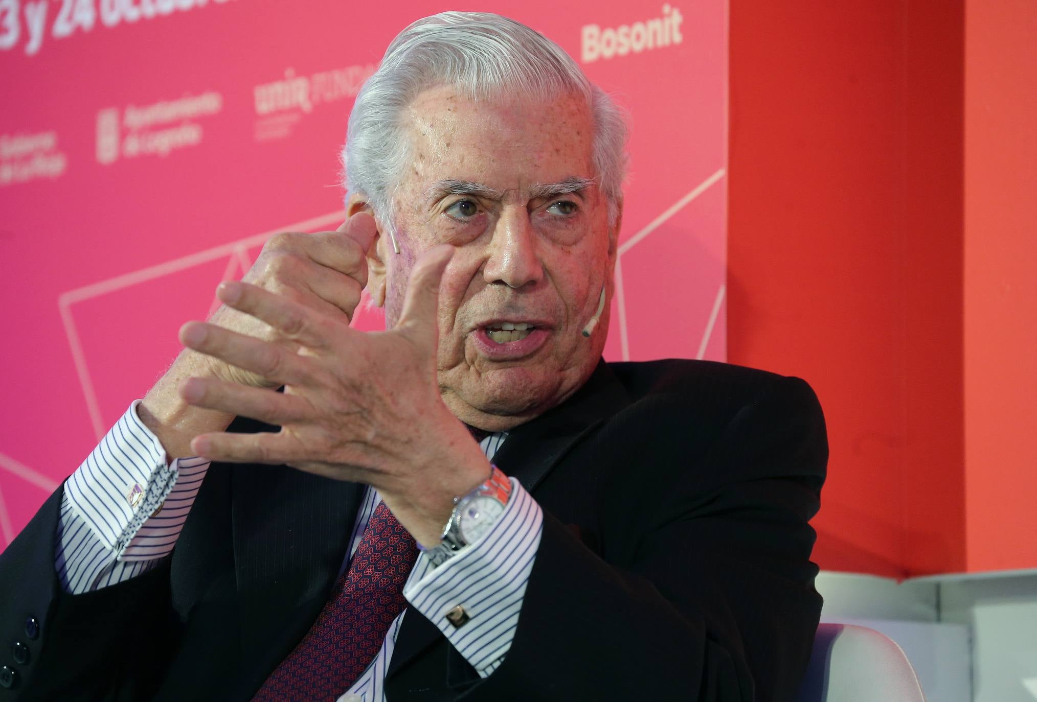 Vargas Llosa abre las Jornadas Futuro en Español en una conversación con Pedro Cateriano en el Círculo Logroñés