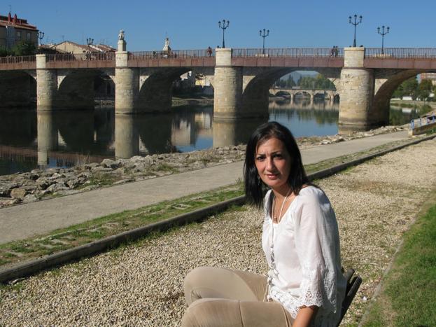 La excolegiada Mayte Porro, en un parque de Miranda de Ebro. 