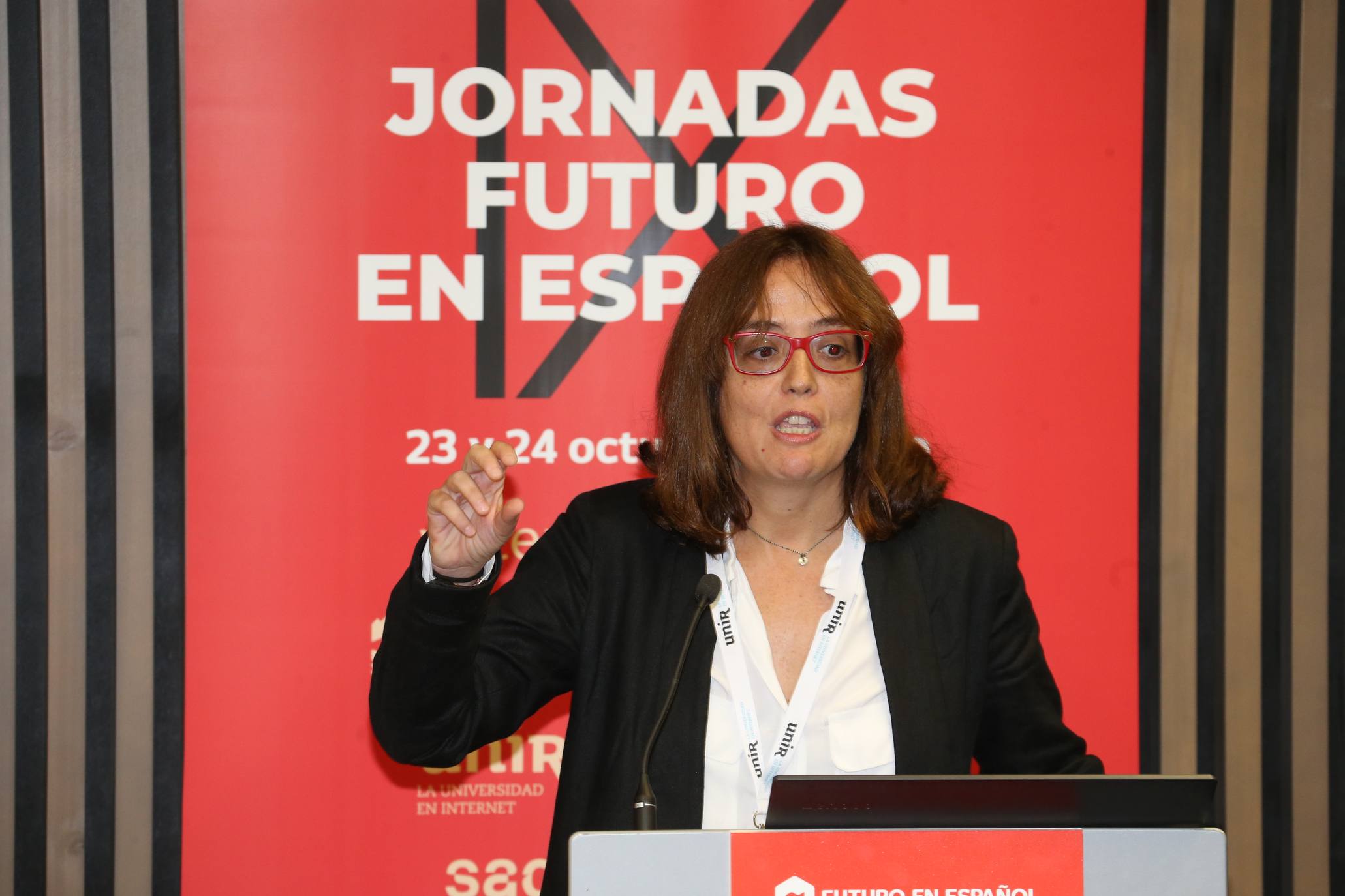 Representantes del sector tecnológico y universitario analizan en el rectorado de la UNIR el desarrollo digital y cómo la innovación tecnológica favorece la educación y la sostenibilidad económica de ciudades y territorios.