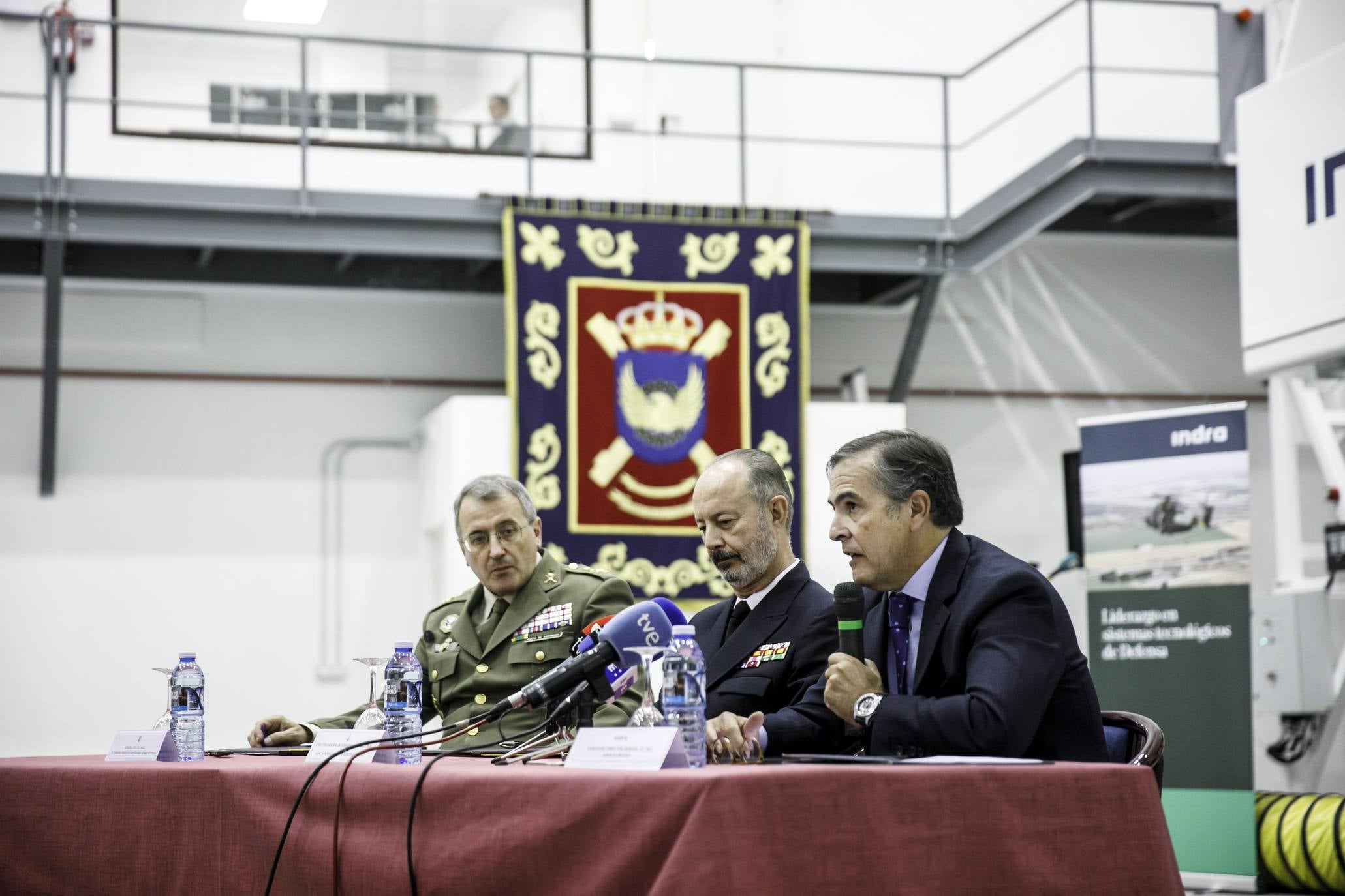 El Ejército de Tierra ha incorporado a la base de helicópteros de Agoncillo (La Rioja) el primer simulador de vuelo, del NH-90, con el que podrán trabajar de forma interconectada con otras escuelas de pilotos de este cuerpo y, en el futuro, del Ejército del Aire y de la Armada.