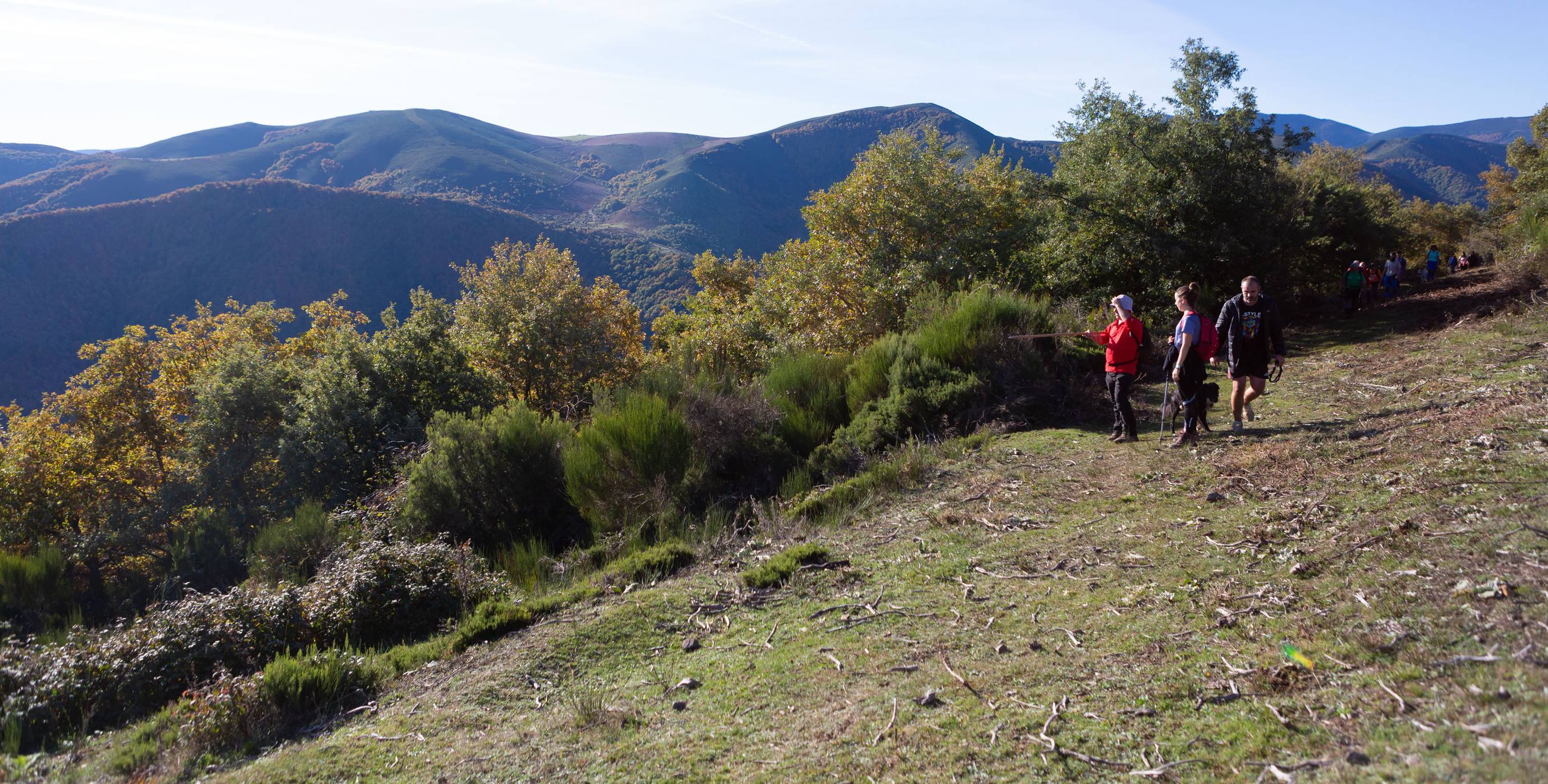 La marcha otoñal ha reunido a 450 senderistas 