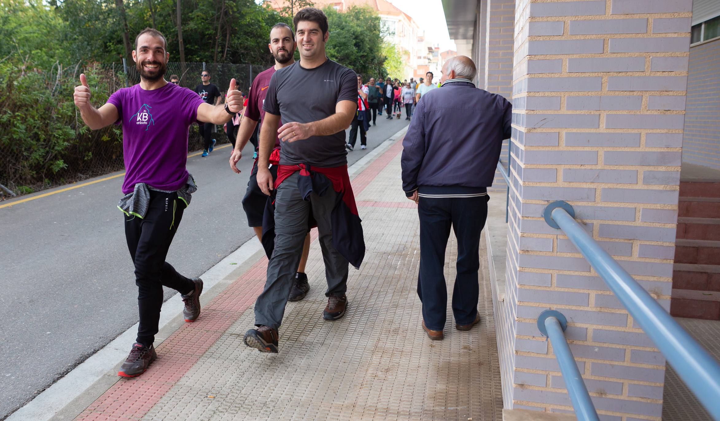 Los marchosos tienen que completar un recorrido llano de 19 kilómetros, desde la capital riojana hacia Villamediana de Iregua, Alberite y Lardero