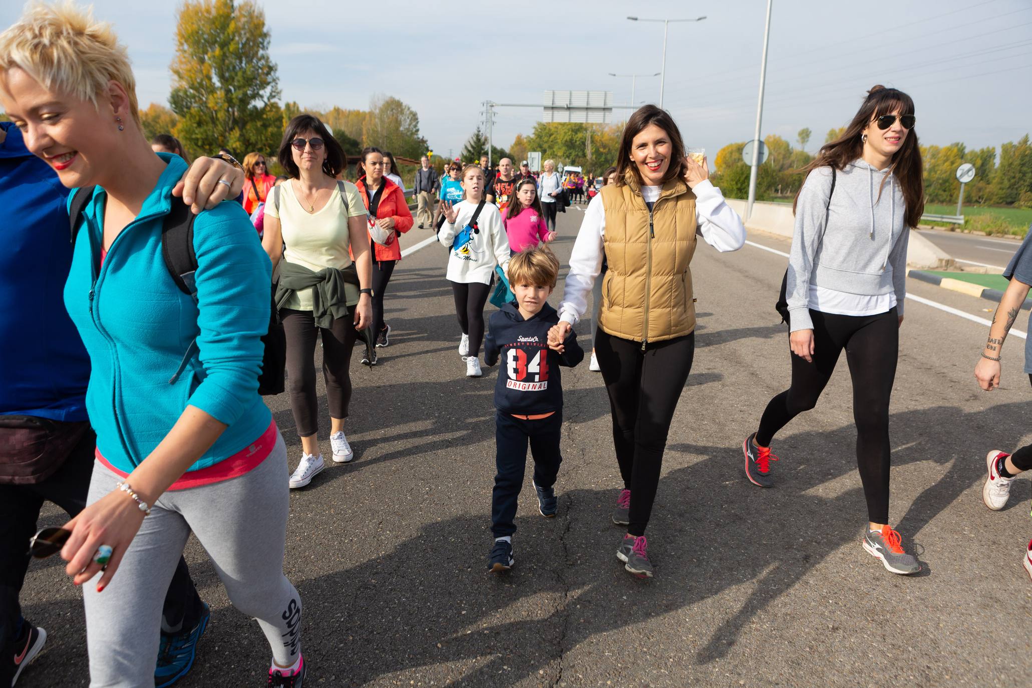 Los marchosos tienen que completar un recorrido llano de 19 kilómetros, desde la capital riojana hacia Villamediana de Iregua, Alberite y Lardero