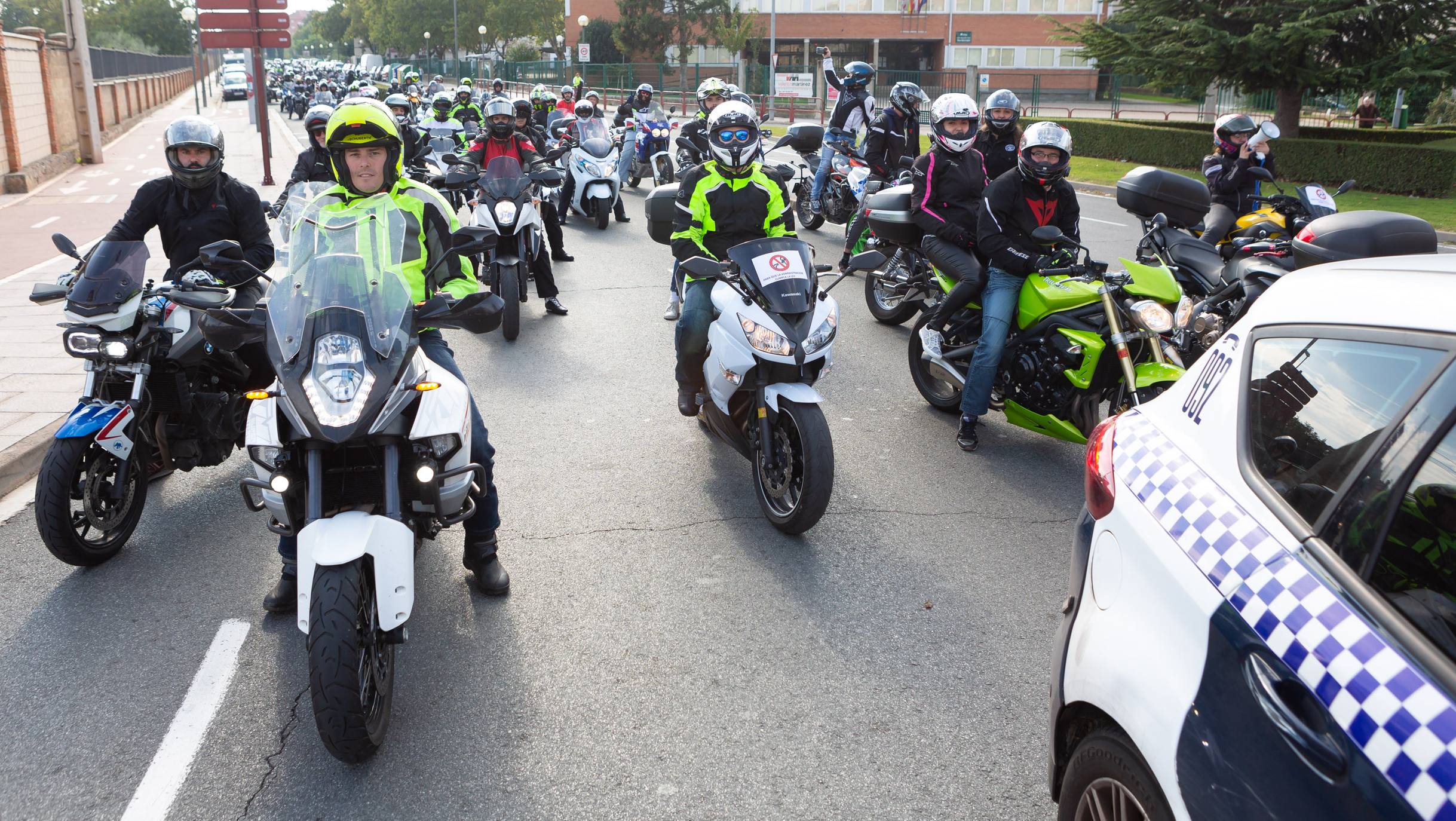 Las calles de la capital se han llenado con el rugido de los motores de las motos. 