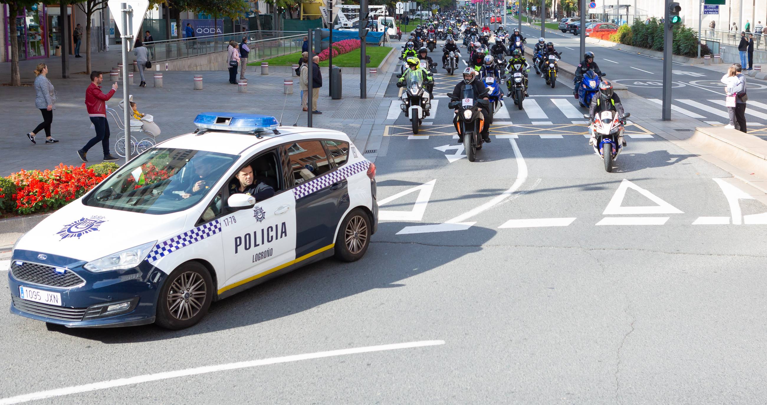 Las calles de la capital se han llenado con el rugido de los motores de las motos. 